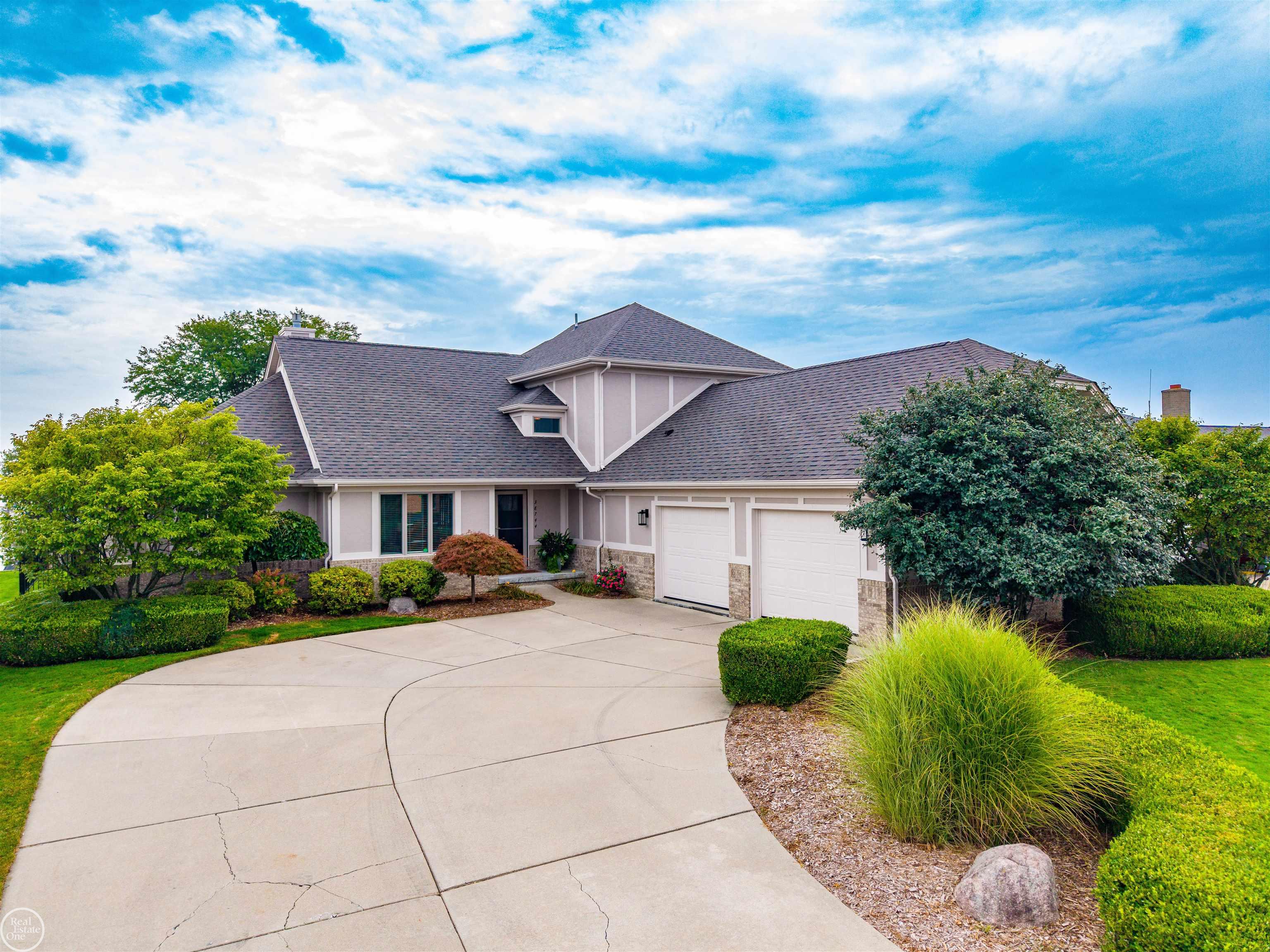 Photo 3 of Single family home for sale at 38744 Venetian Dr, Harrison Township, MI 48045 | MLS# 58050222218 | Listing updated on 2026-10-06
