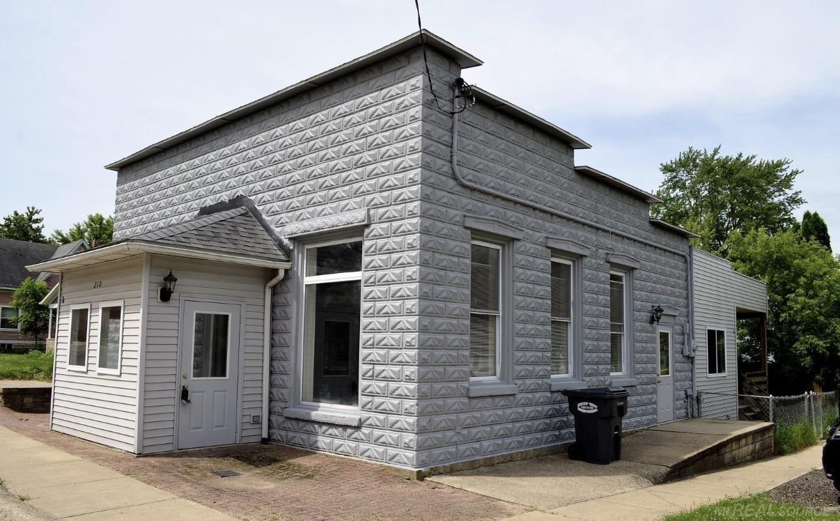 Photo 3 of Single family home for sale at 210 N Van Buren St, Bloomingdale, MI 49026 | MLS# 58050222219 | Listing updated on 2026-09-18