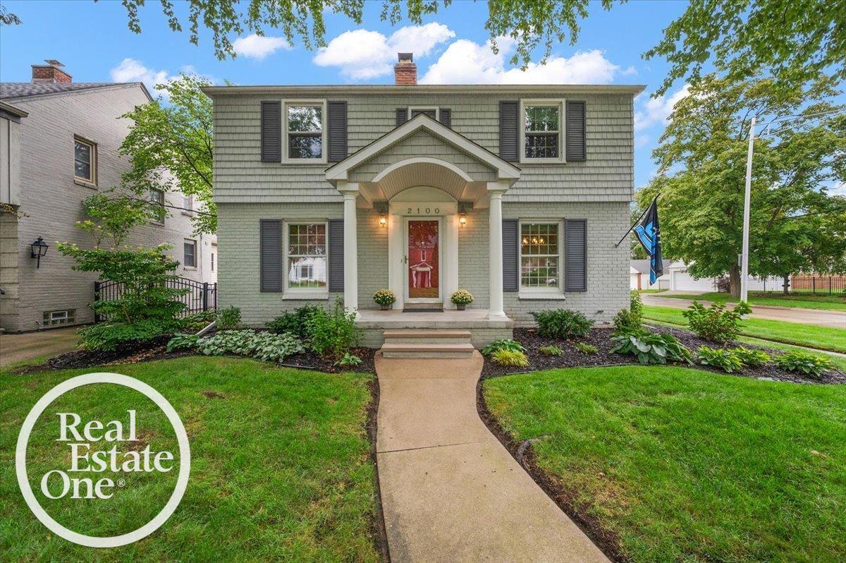 Photo 1 of Single family home for sale at 2100 Fleetwood Dr, Grosse Pointe Woods, MI 48236 | MLS# 58050222221 | Listing updated on 2026-09-18
