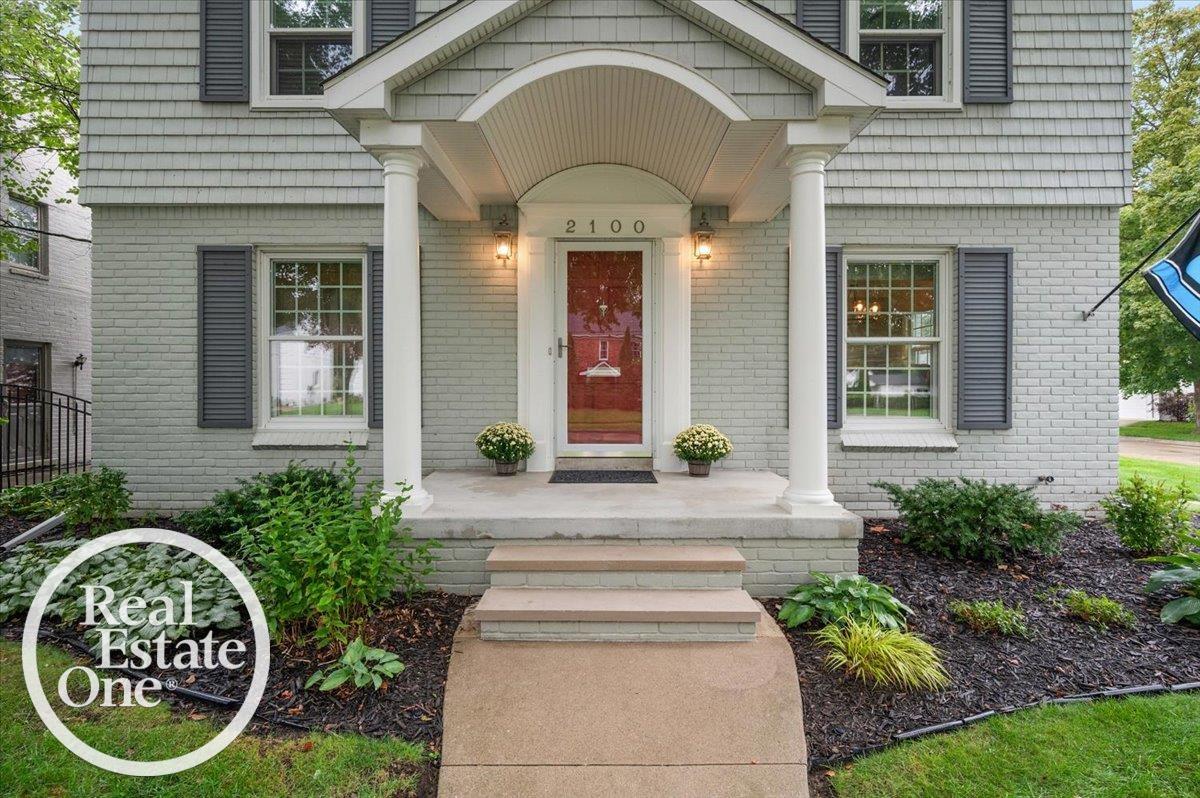 Photo 3 of Single family home for sale at 2100 Fleetwood Dr, Grosse Pointe Woods, MI 48236 | MLS# 58050222221 | Listing updated on 2026-09-18