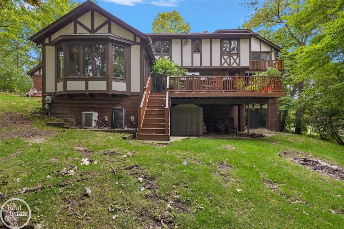 Photo 4 of Single family home for sale at 523 Ridgewood Rd, Rochester, MI 48306 | MLS# 58050222250 | Listing updated on 2026-09-18
