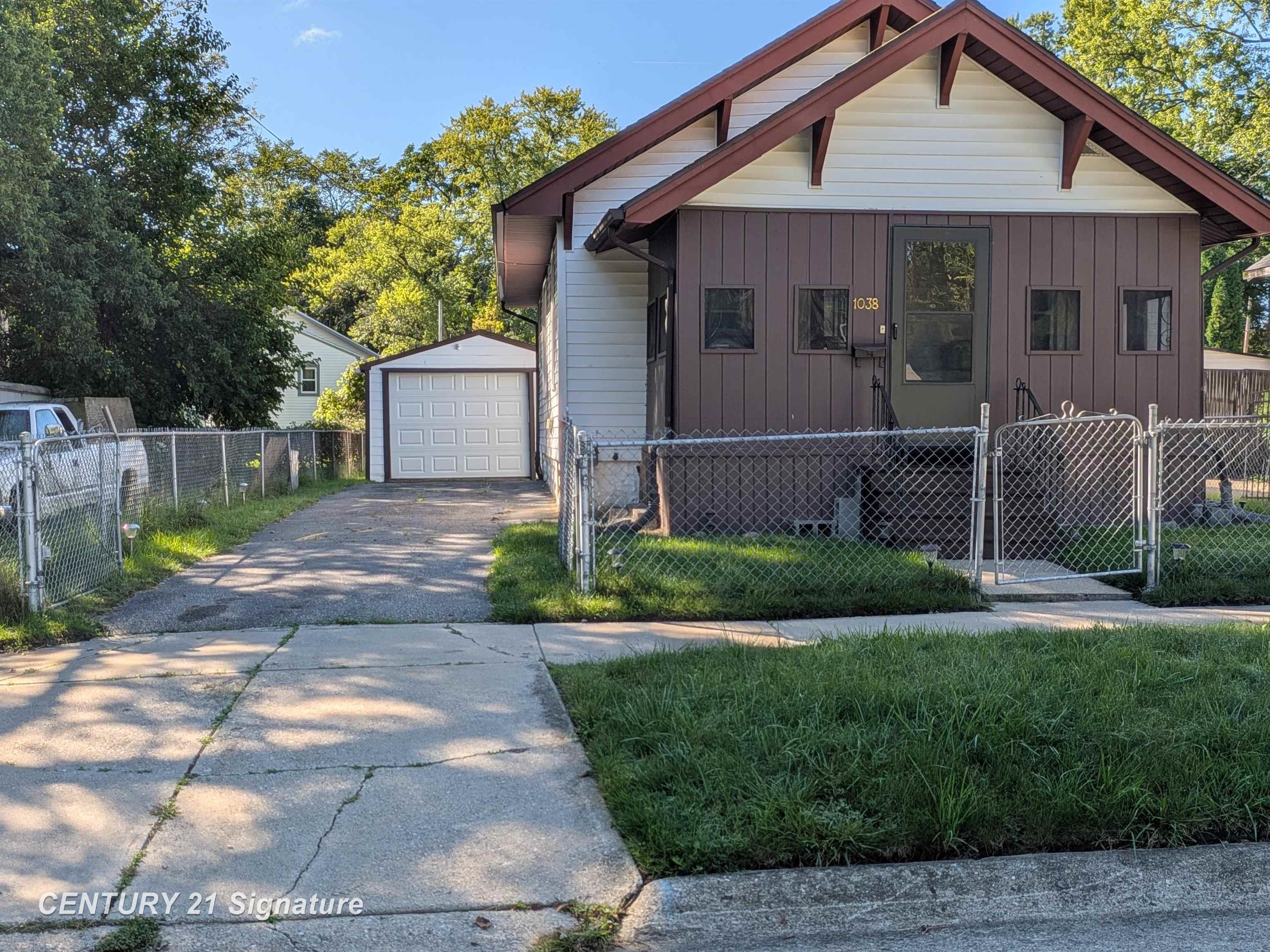 Single family home for sale at 1038 E Marengo Ave, Flint, MI 48505 | MLS# 5050222254
