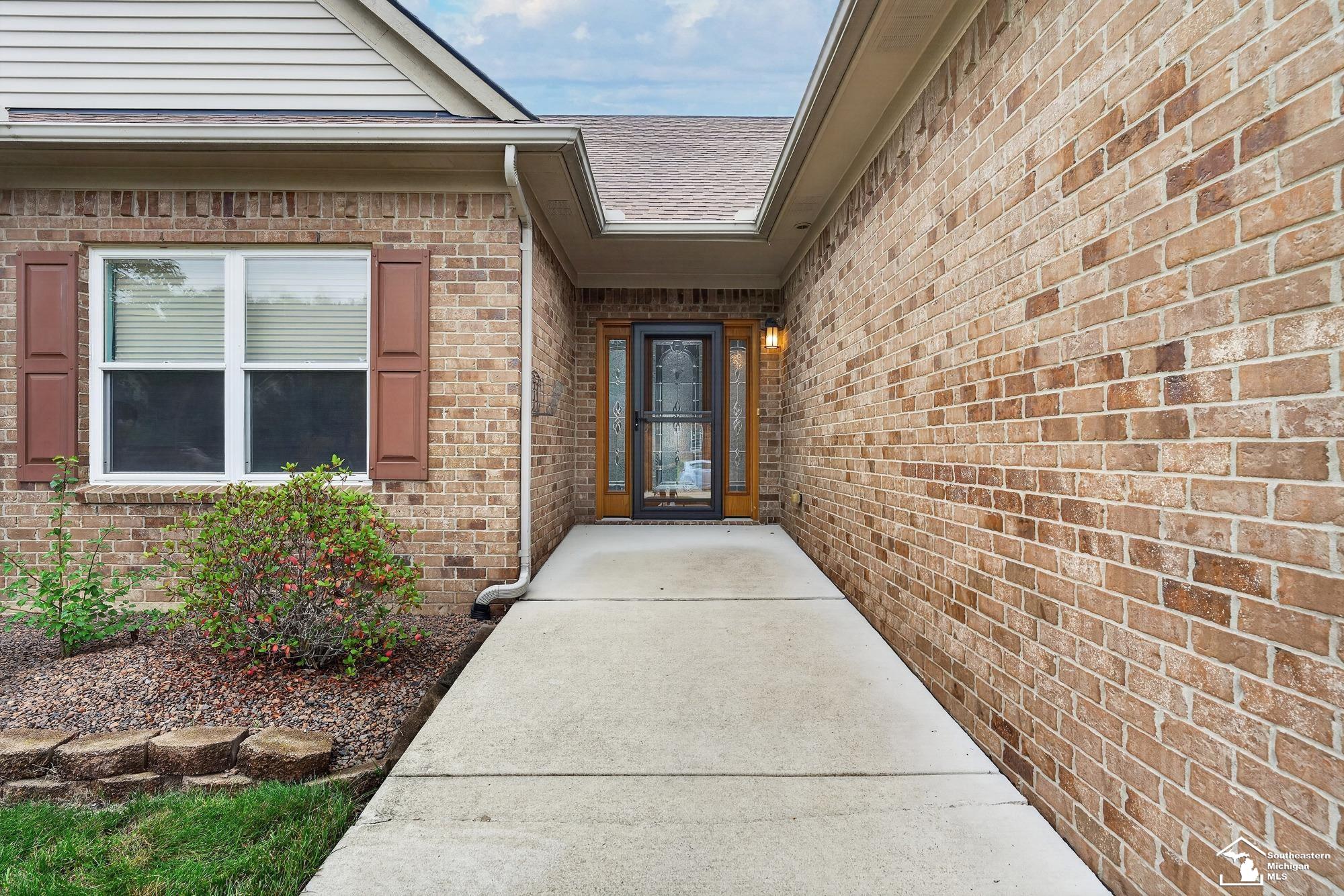 Photo 2 of Single family home for sale at 27214 Celtic Dr, Flat Rock, MI 48134 | MLS# 57050222255 | Listing updated on 2026-09-19