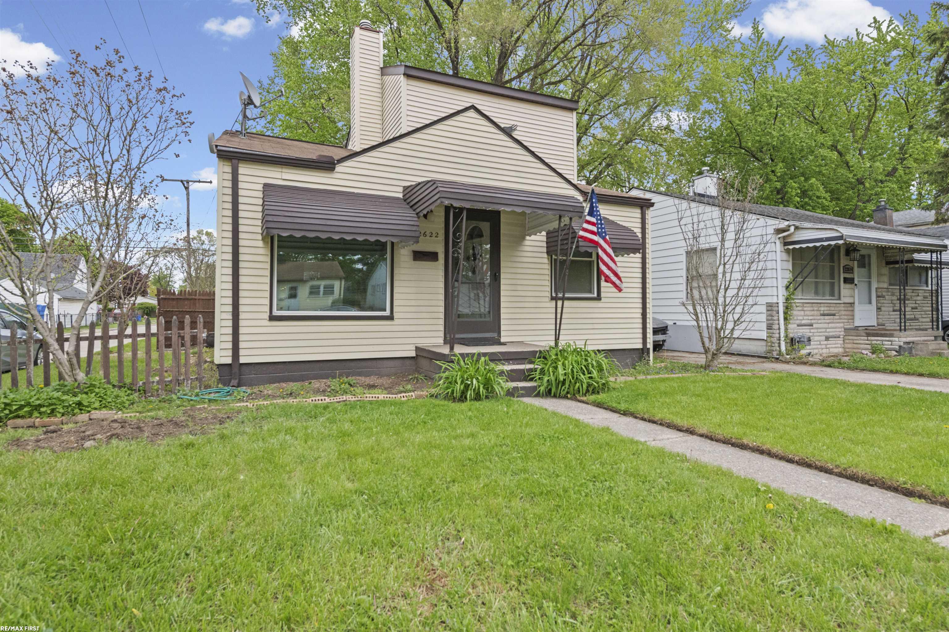 Photo 3 of Single family home for sale at 22622 Sharrow St, Warren, MI 48089 | MLS# 58050222256 | Listing updated on 2026-09-18