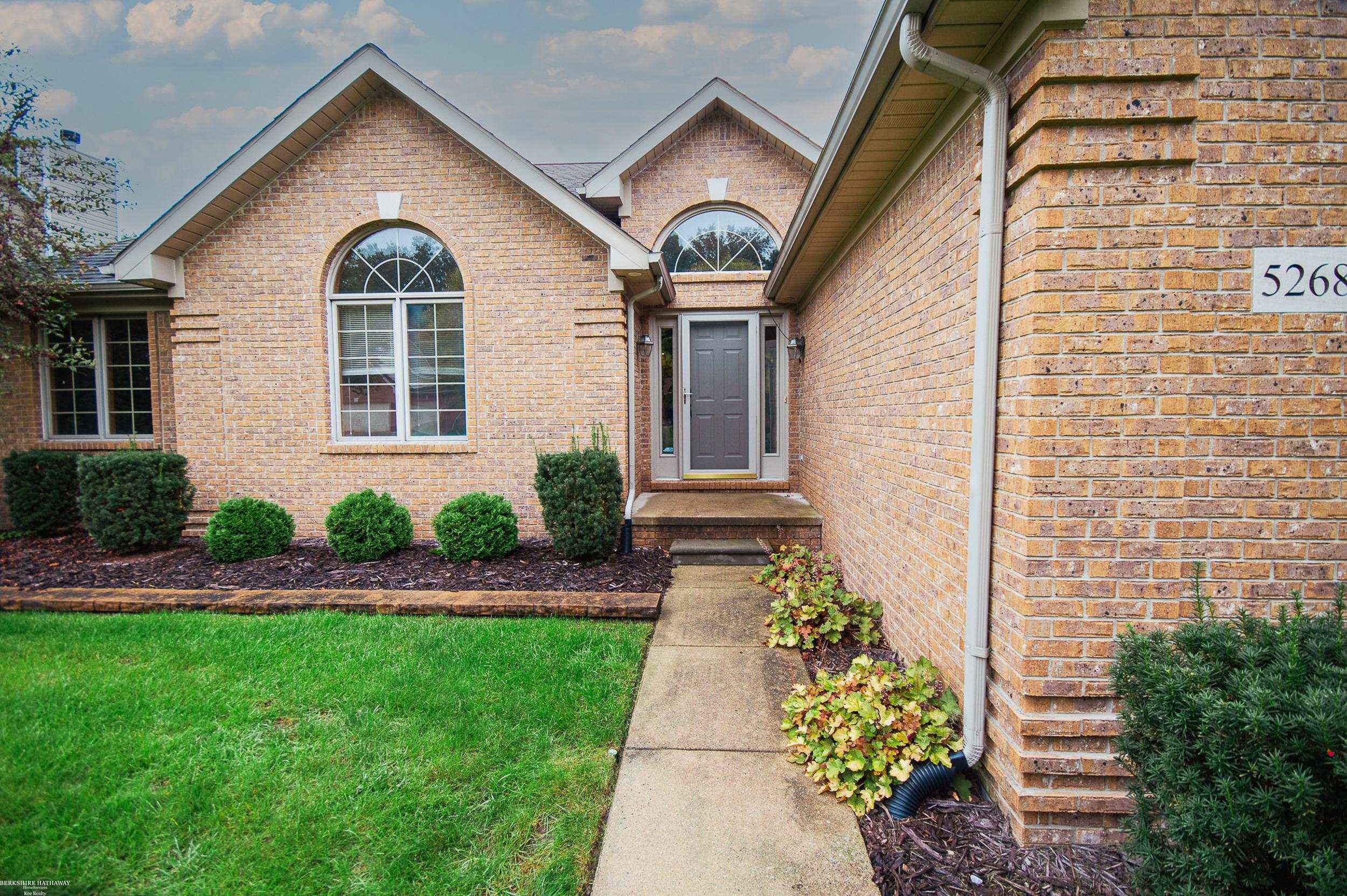 Photo 2 of Single family home for sale at 52688 Clinton Oak Ln, Shelby Township, MI 48316 | MLS# 58050222267 | Listing updated on 2026-09-29