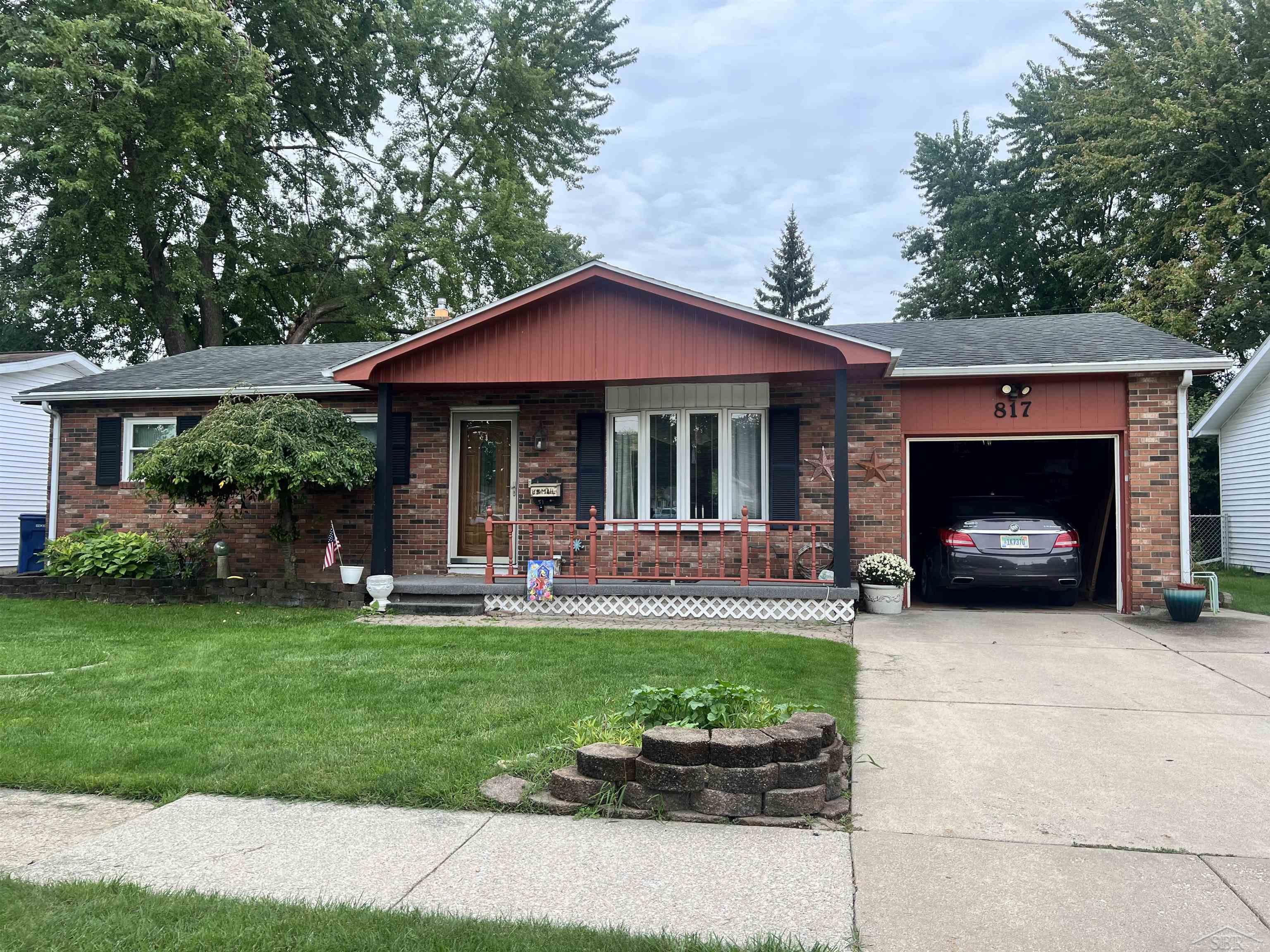 Single family home for sale at 817 Piper Dr, Saginaw, MI 48604 | MLS# 50222272