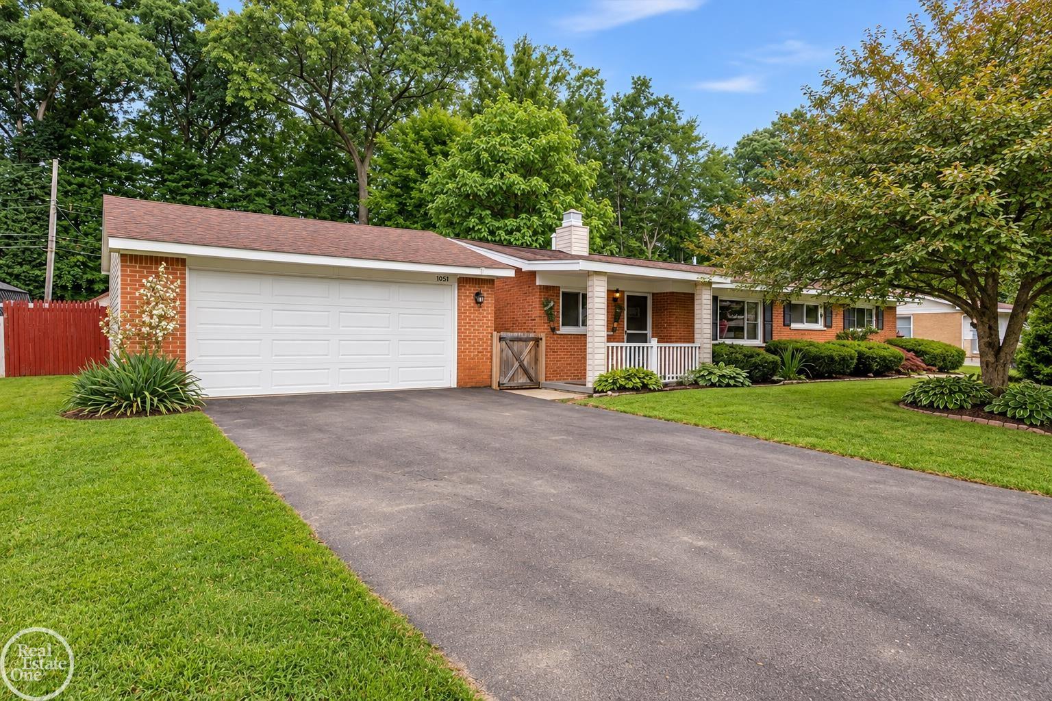 Photo 1 of Single family home for sale at 52161 Brentwood Dr, Shelby Township, MI 48316 | MLS# 58050222278 | Listing updated on 2026-09-18