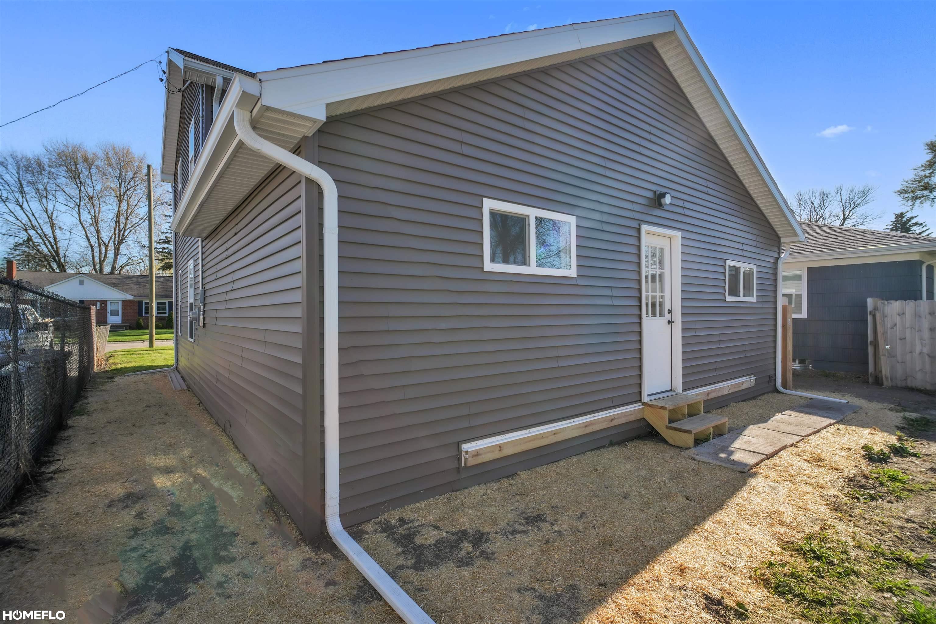 Photo 3 of Single family home for sale at 1822 Newberry St, Saginaw, MI 48602 | MLS# 61050222281 | Listing updated on 2026-09-18