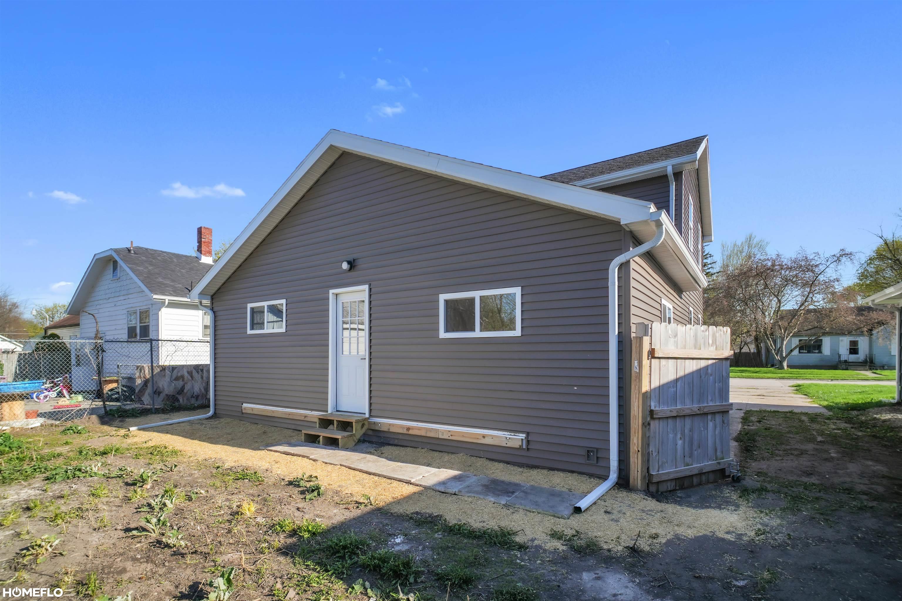 Photo 4 of Single family home for sale at 1822 Newberry St, Saginaw, MI 48602 | MLS# 61050222281 | Listing updated on 2026-09-18