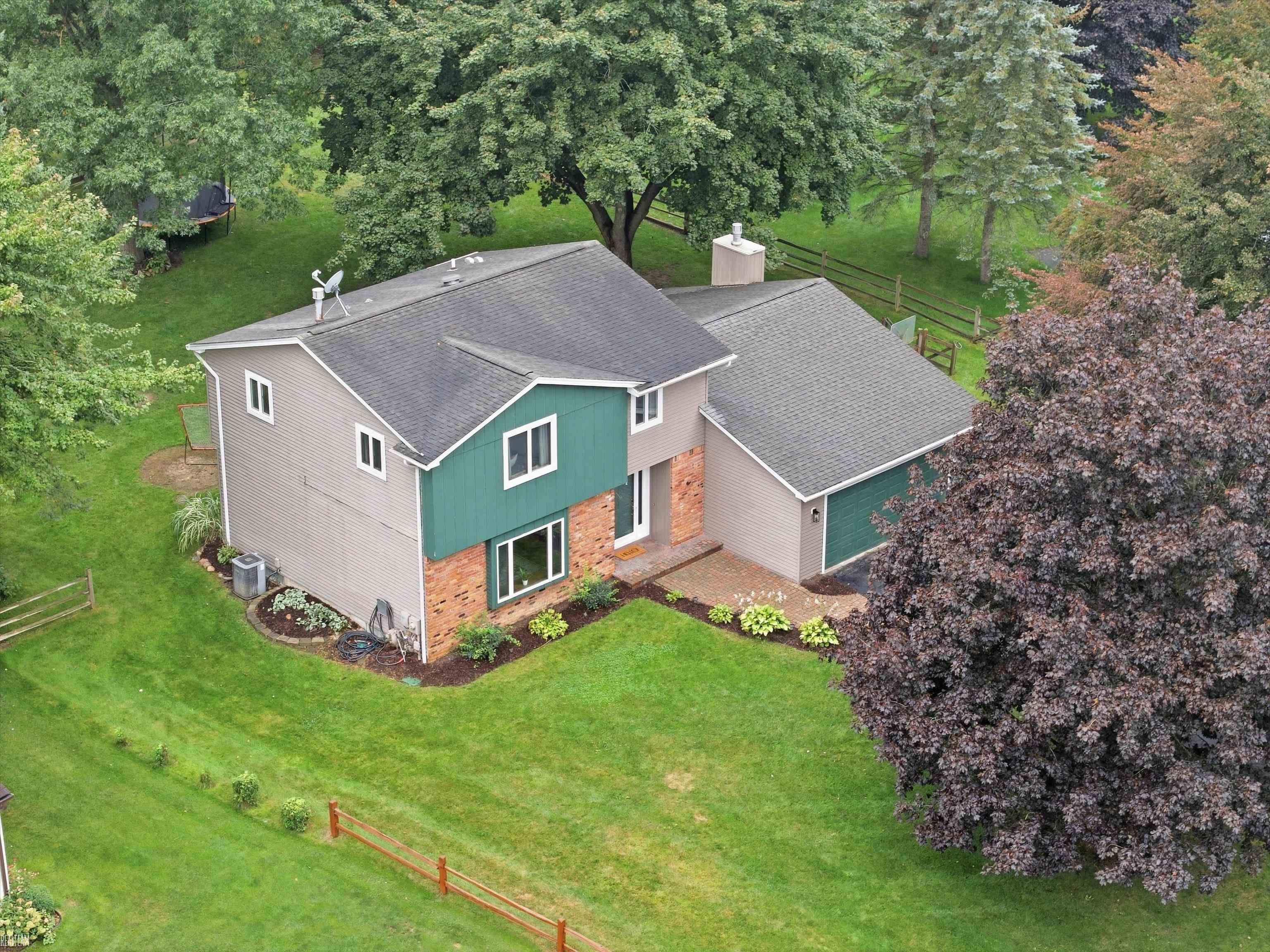 Photo 3 of Single family home for sale at 4533 Hillview Shrs, Clarkston, MI 48348 | MLS# 58050222283 | Listing updated on 2026-09-19