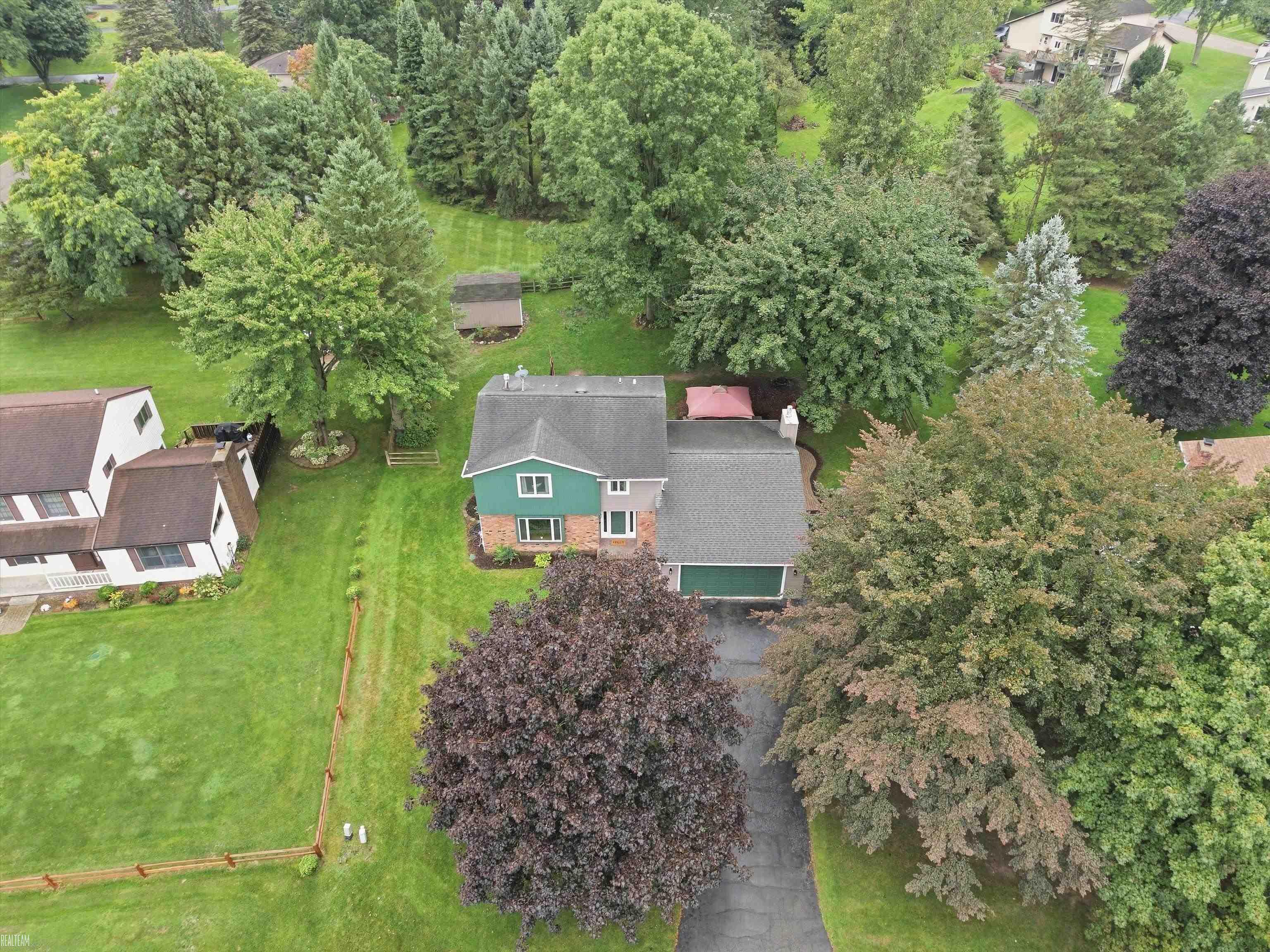 Photo 4 of Single family home for sale at 4533 Hillview Shrs, Clarkston, MI 48348 | MLS# 58050222283 | Listing updated on 2026-09-19