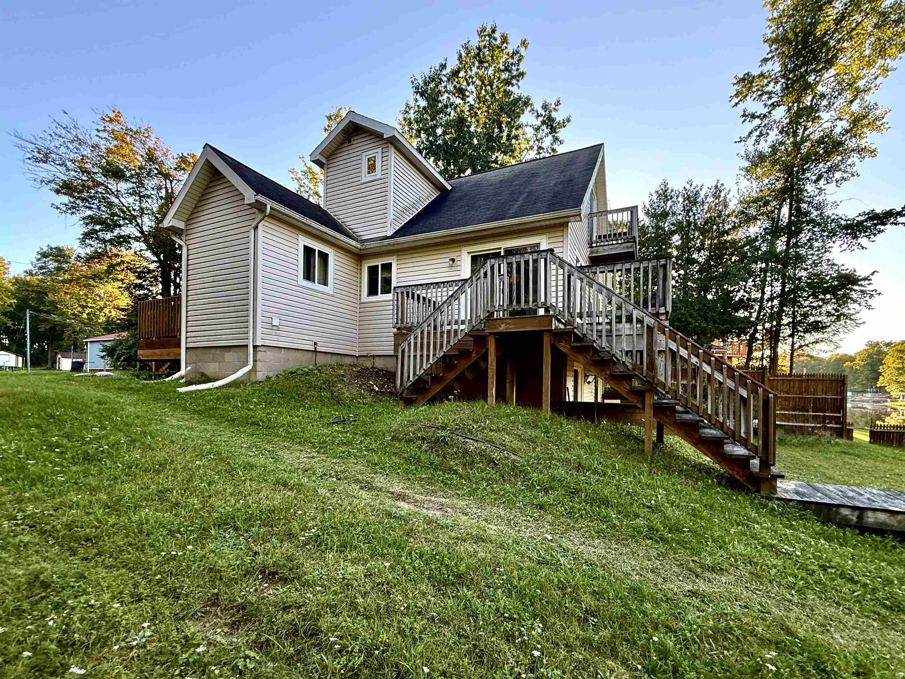 Photo 4 of Single family home for sale at 1621 Loebrich Dr, Gladwin, MI 48624 | MLS# 50222285 | Listing updated on 2026-09-19
