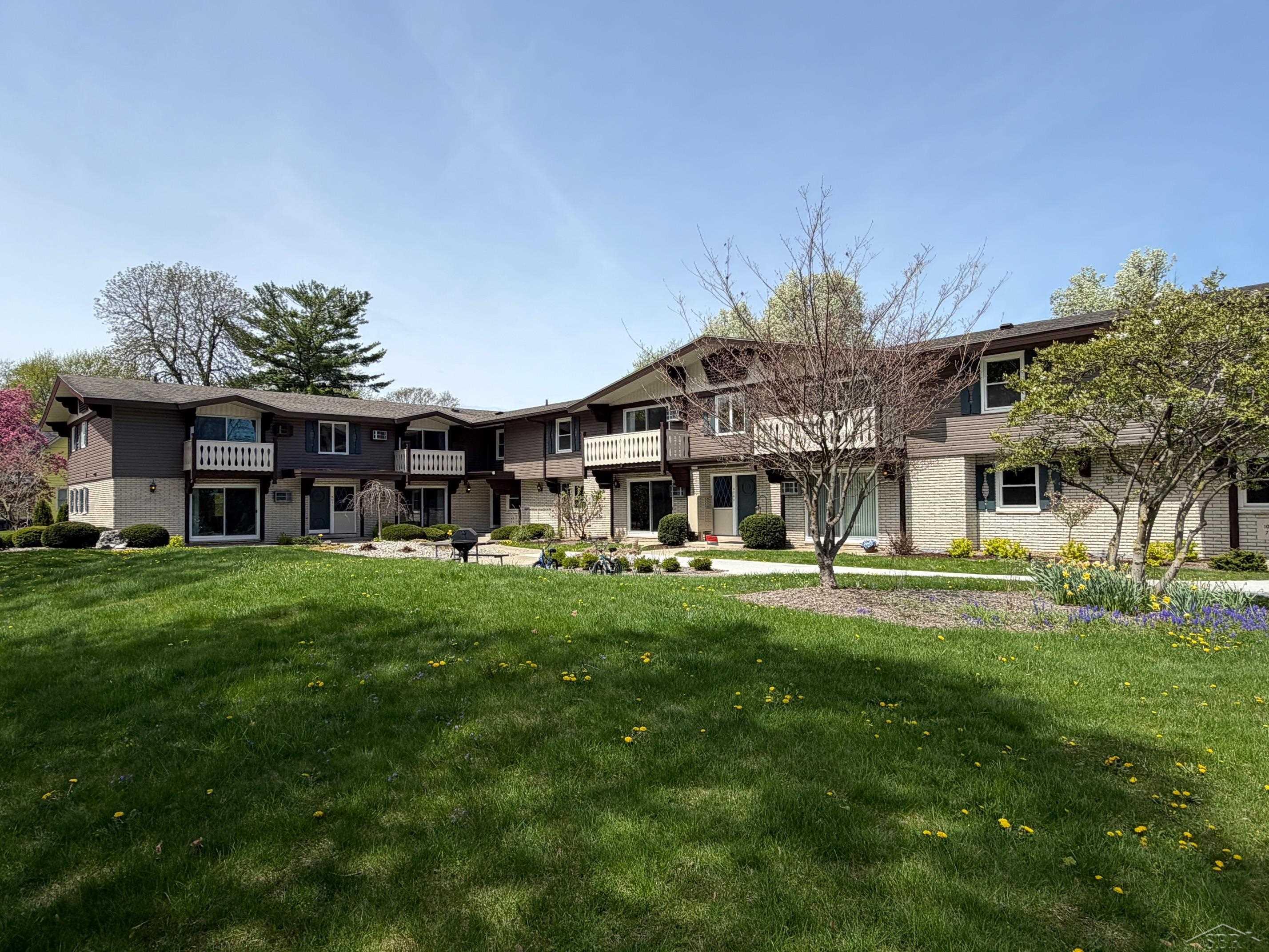 Photo 1 of Condo for sale at 240 W Tuscola St #11, Frankenmuth, MI 48734 | MLS# 50222303 | Listing updated on 2026-09-18