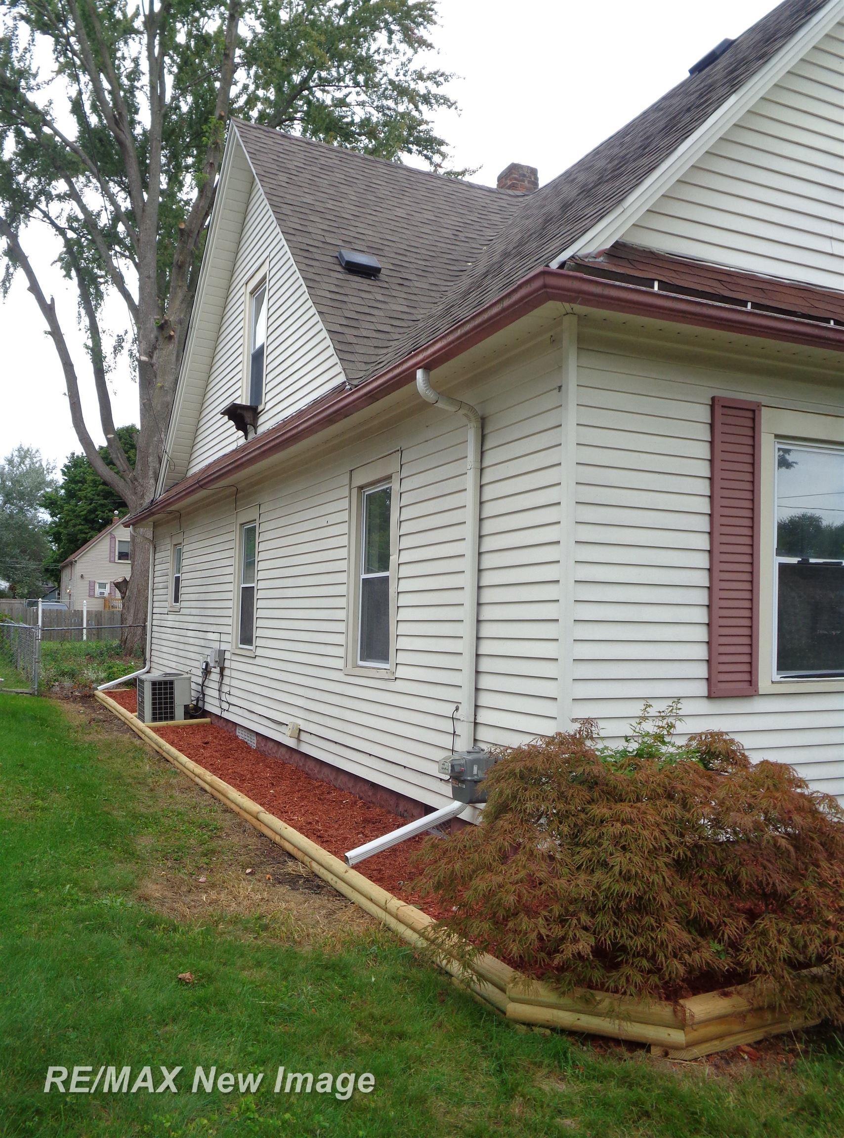 Photo 2 of Single family home for sale at 2024 Vermont St, Saginaw, MI 48602 | MLS# 61050222318 | Listing updated on 2026-09-19