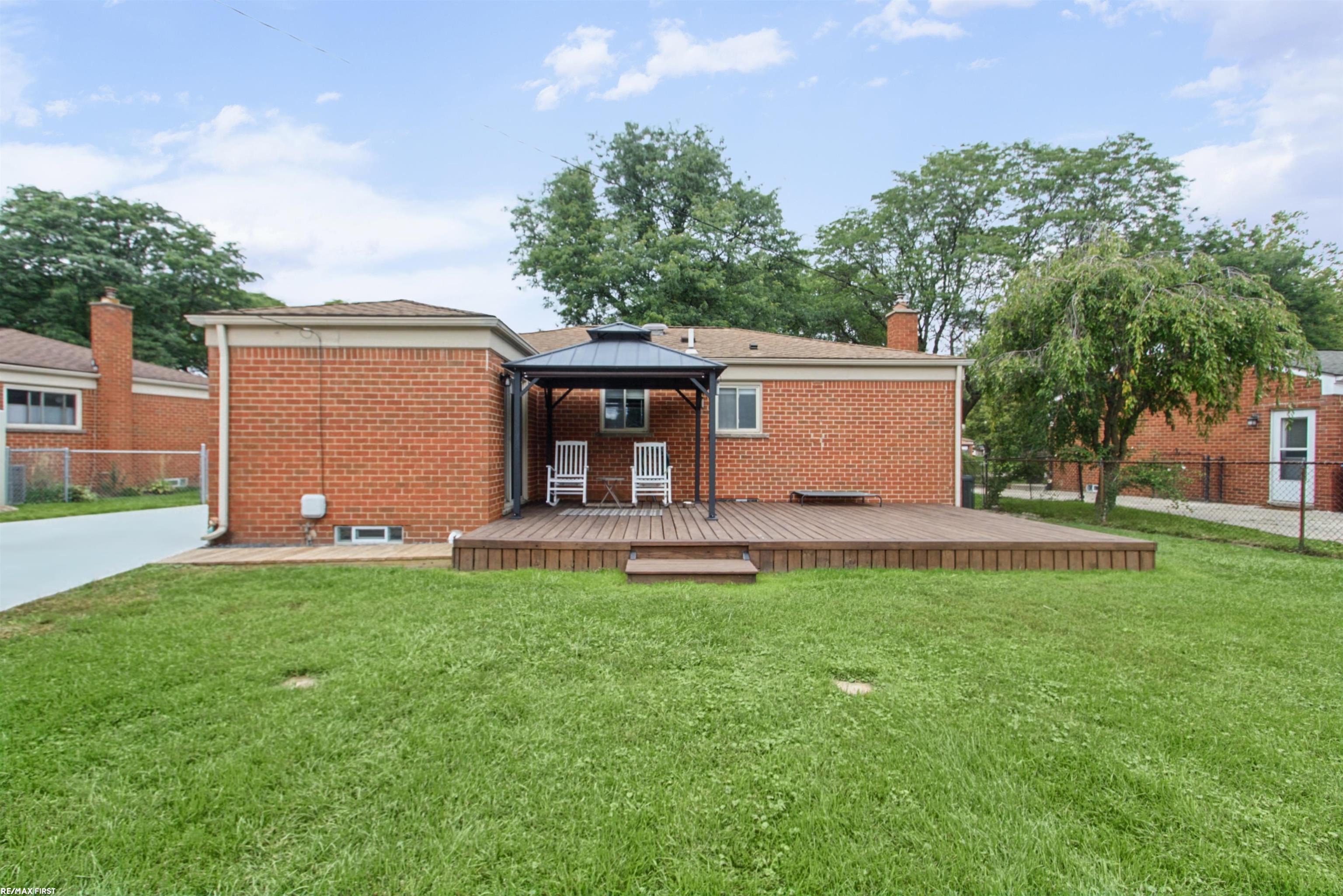 Photo 4 of Single family home for sale at 15028 Masonic Blvd, Warren, MI 48088 | MLS# 58050222319 | Listing updated on 2026-09-19