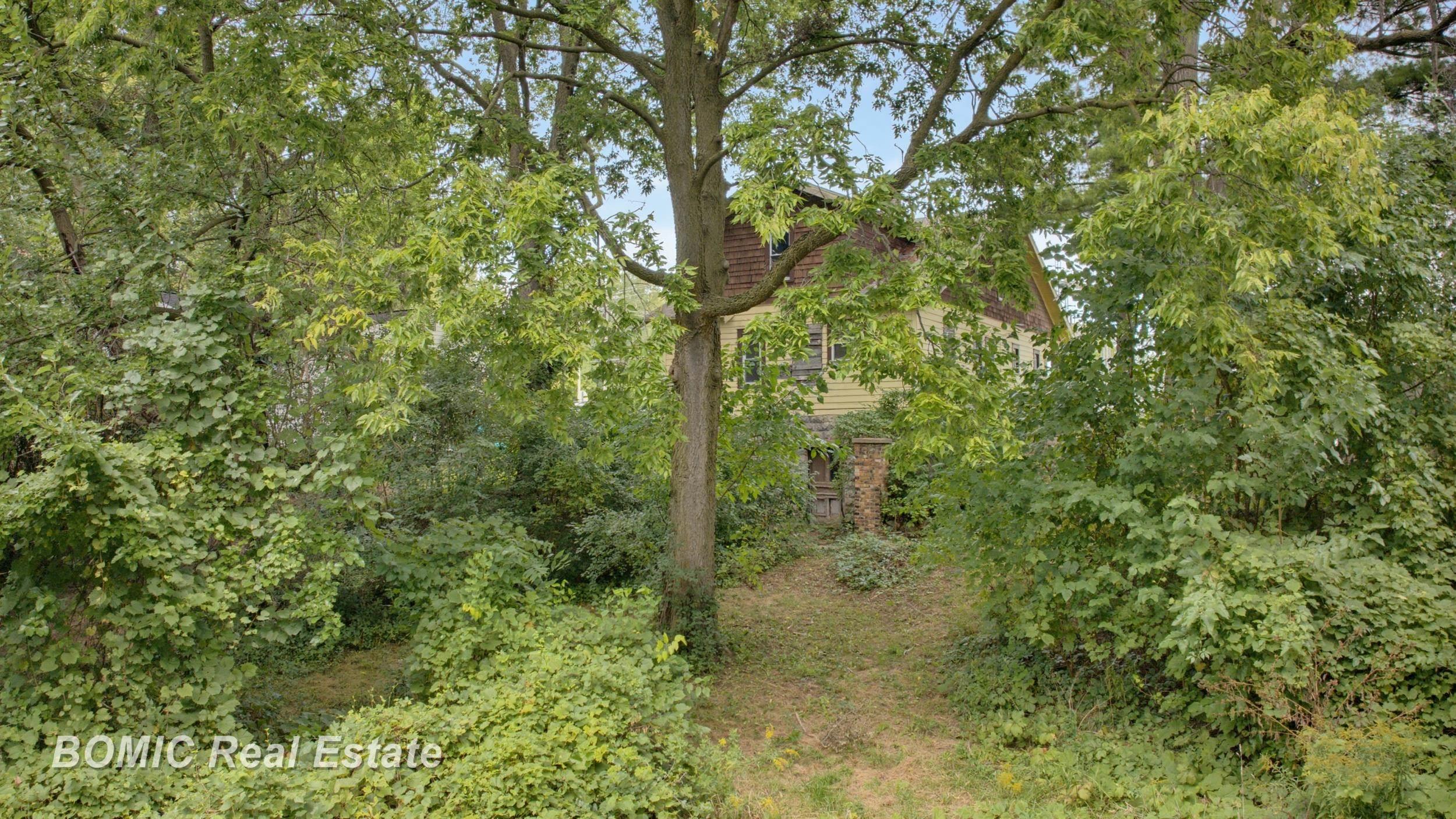 Photo 3 of Single family home for sale at 4338 Williamson Rd, Saginaw, MI 48601 | MLS# 61050222320 | Listing updated on 2026-09-19
