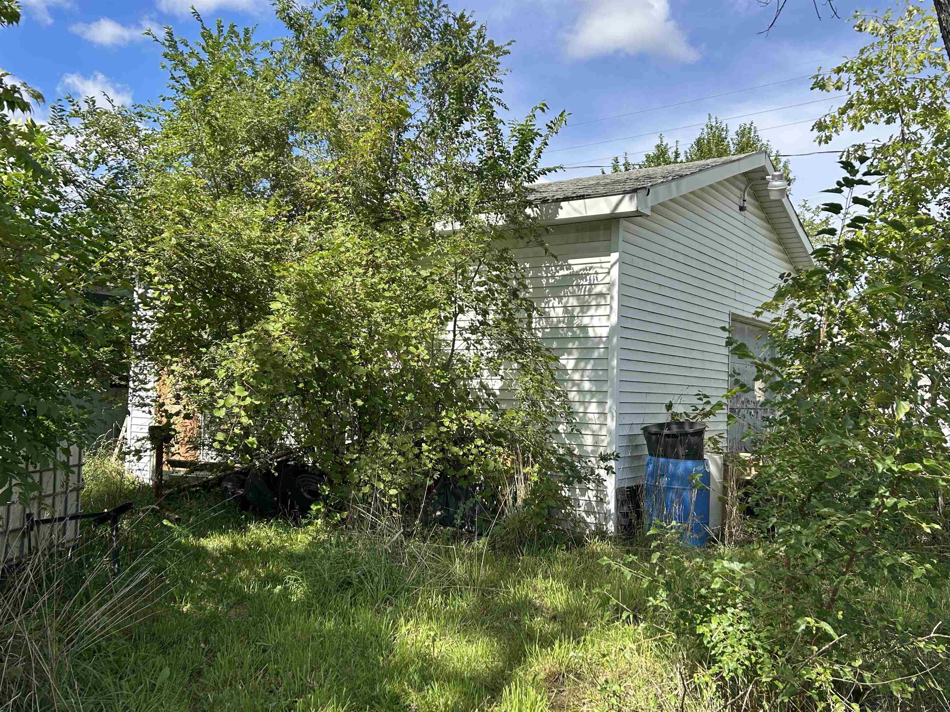 Photo 3 of Single family home for sale at 1409 Allen St, Burton, MI 48529 | MLS# 5050222334 | Listing updated on 2026-09-19