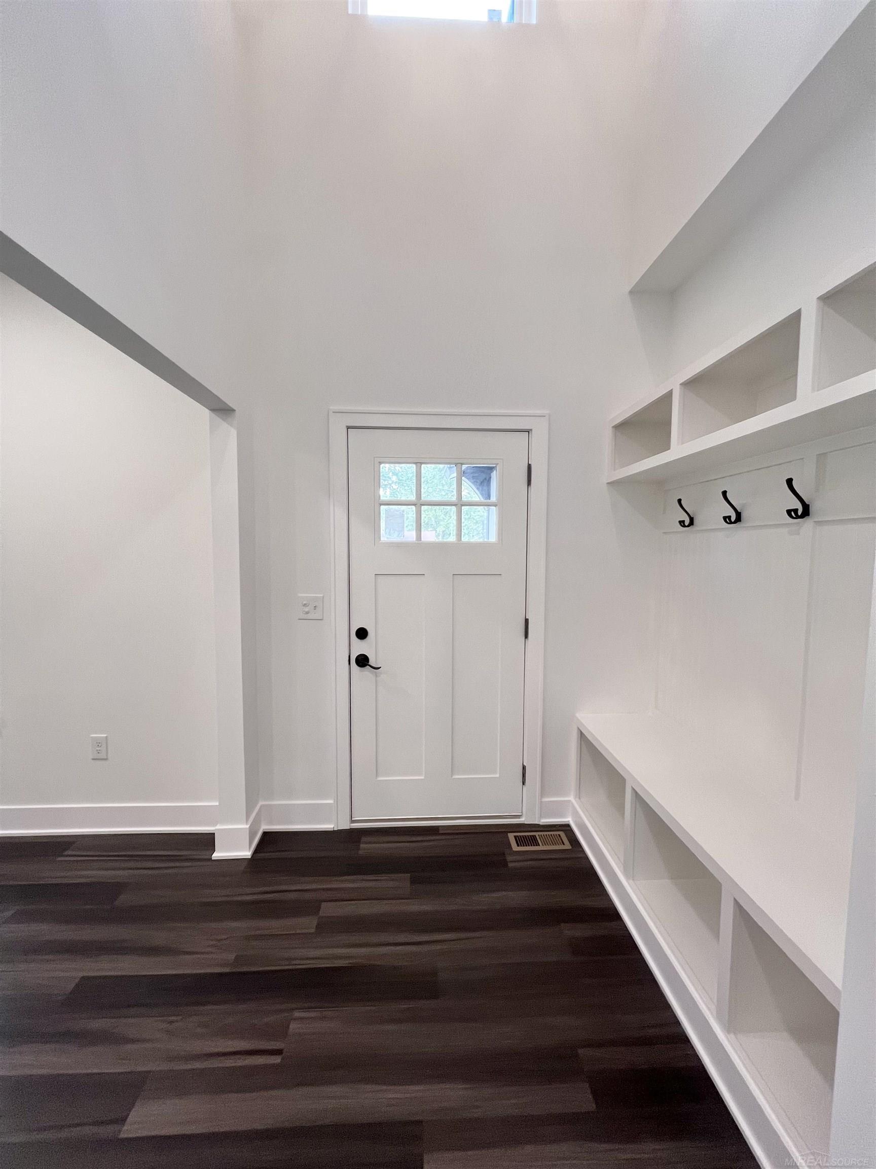Photo 3 of Single family home for sale at 1510 Michigan St, Algonac, MI 48001 | MLS# 58050222342 | Listing updated on 2026-09-20