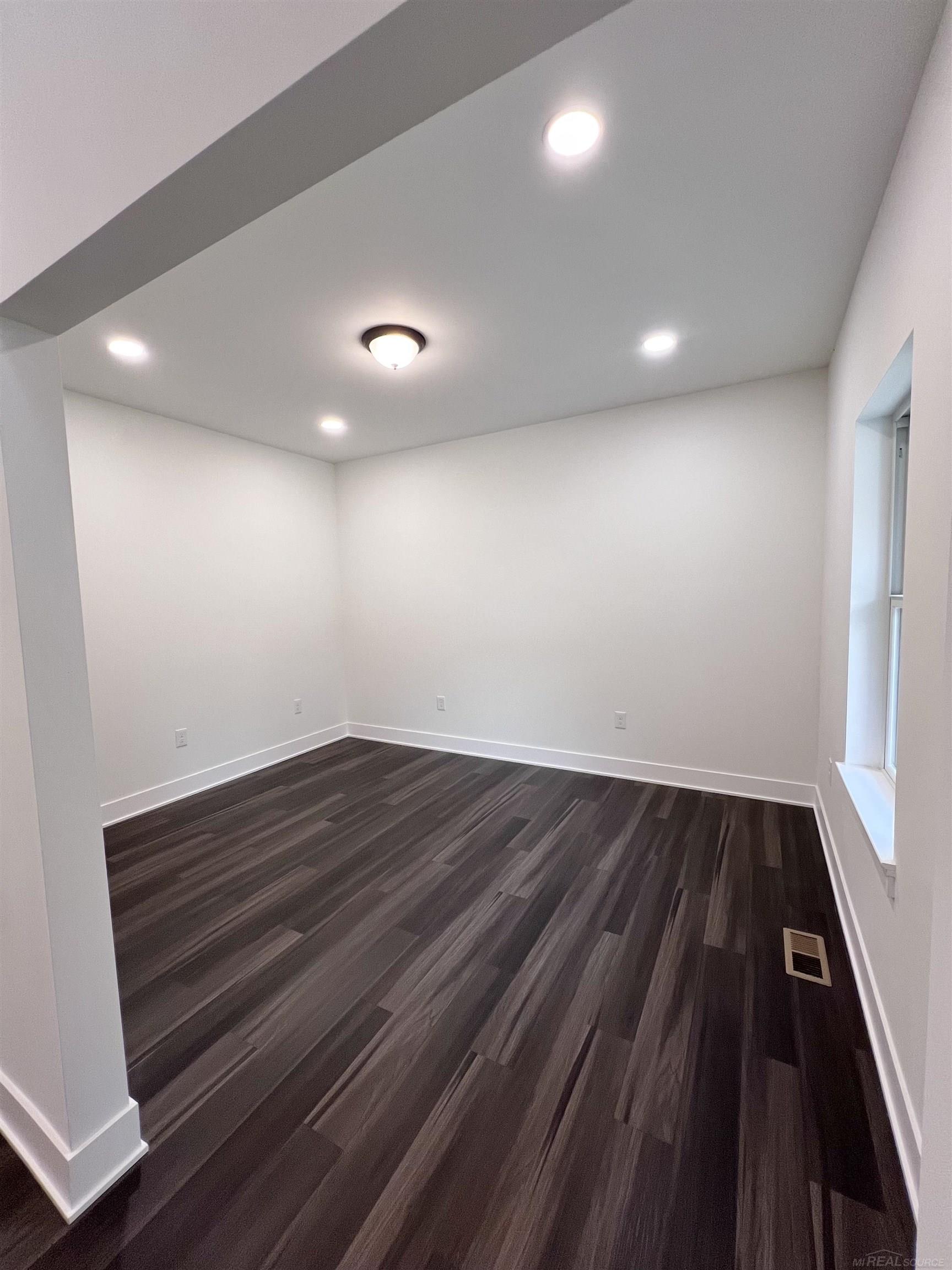 Photo 4 of Single family home for sale at 1510 Michigan St, Algonac, MI 48001 | MLS# 58050222342 | Listing updated on 2026-09-20