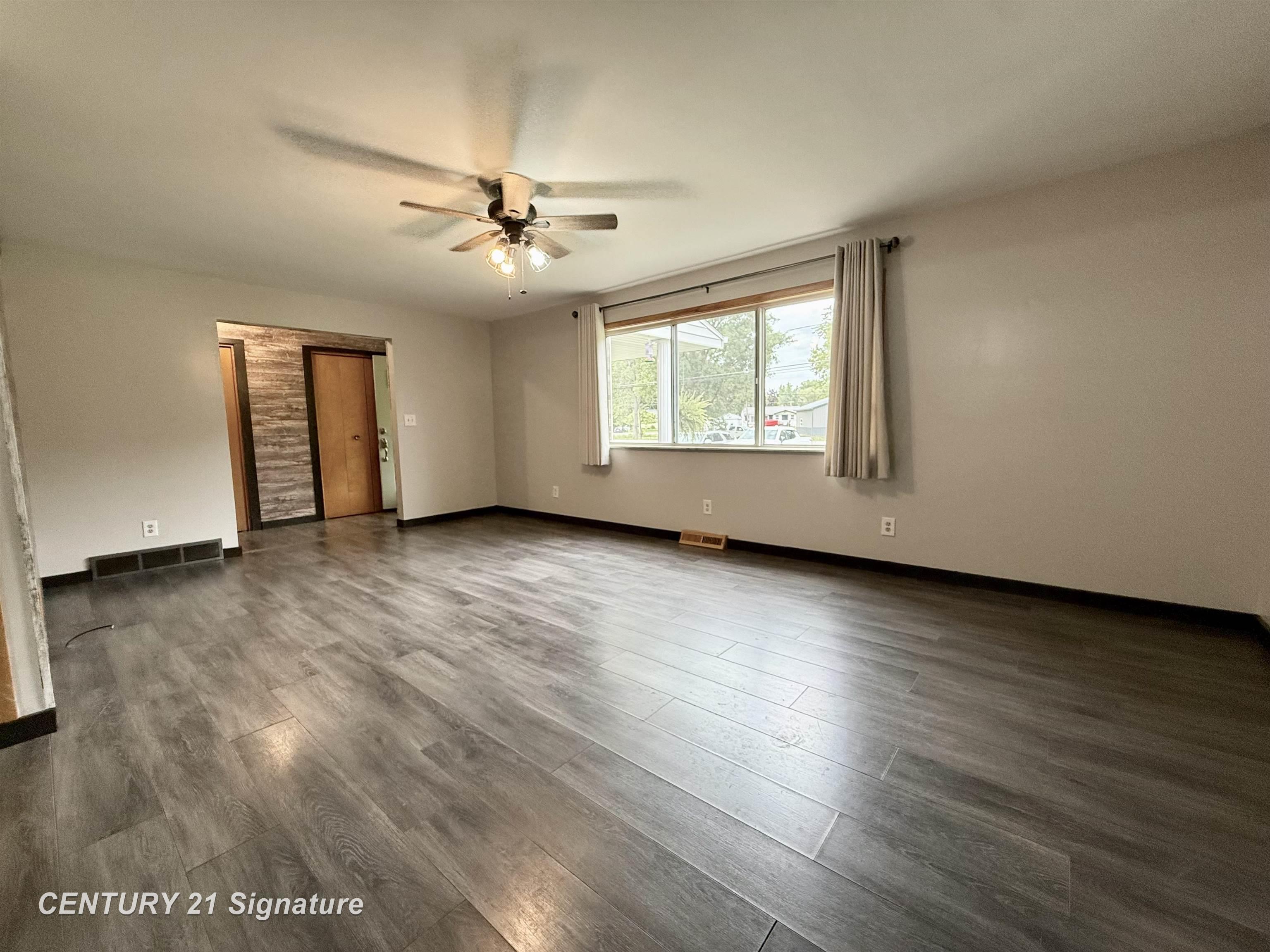 Photo 3 of Single family home for sale at 3788 King Rd, Saginaw, MI 48601 | MLS# 61050222347 | Listing updated on 2026-09-19