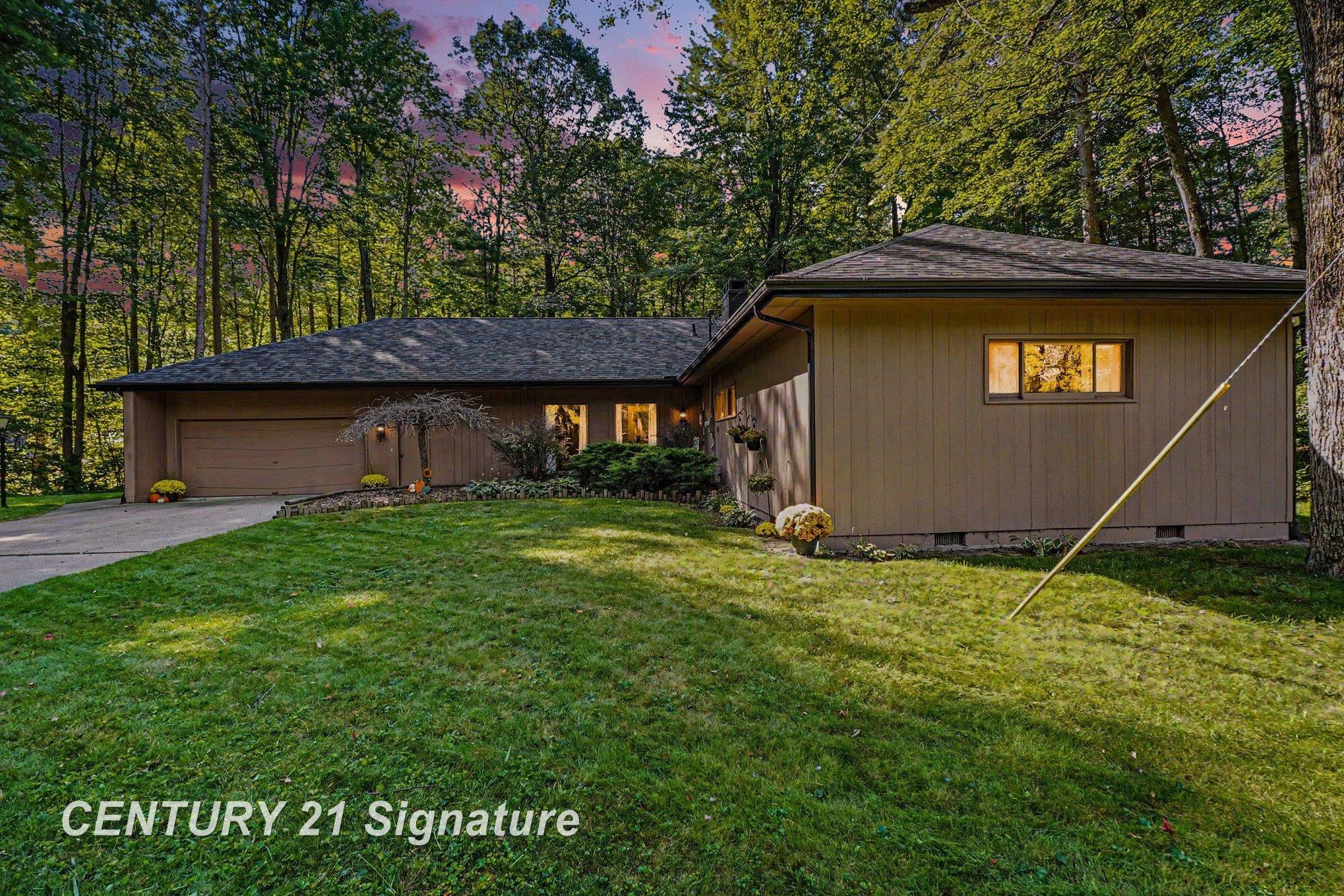 Photo 1 of Single family home for sale at 547 W Peterson Dr, Sanford, MI 48657 | MLS# 61050222350 | Listing updated on 2026-09-19