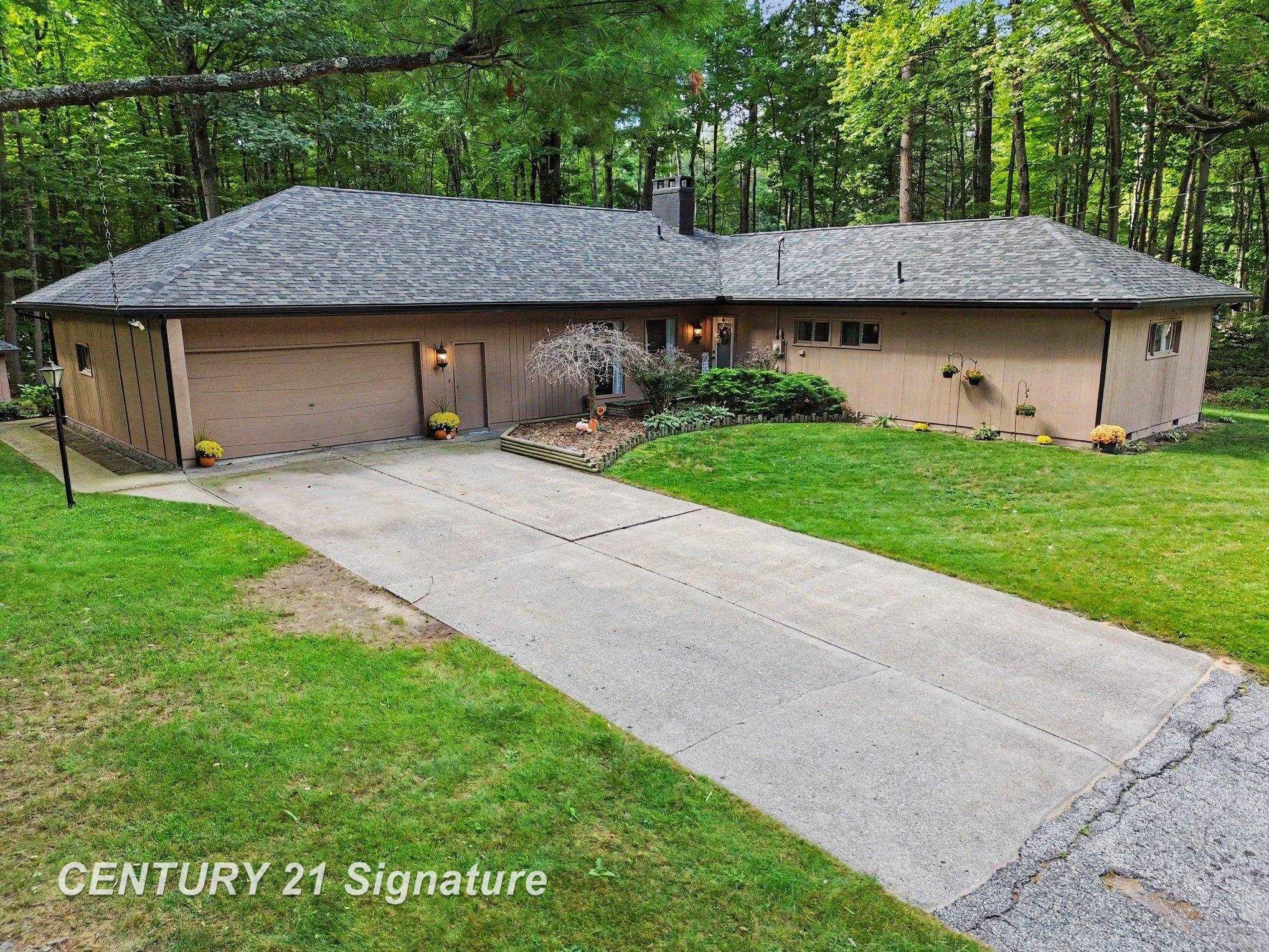 Photo 3 of Single family home for sale at 547 W Peterson Dr, Sanford, MI 48657 | MLS# 61050222350 | Listing updated on 2026-09-19