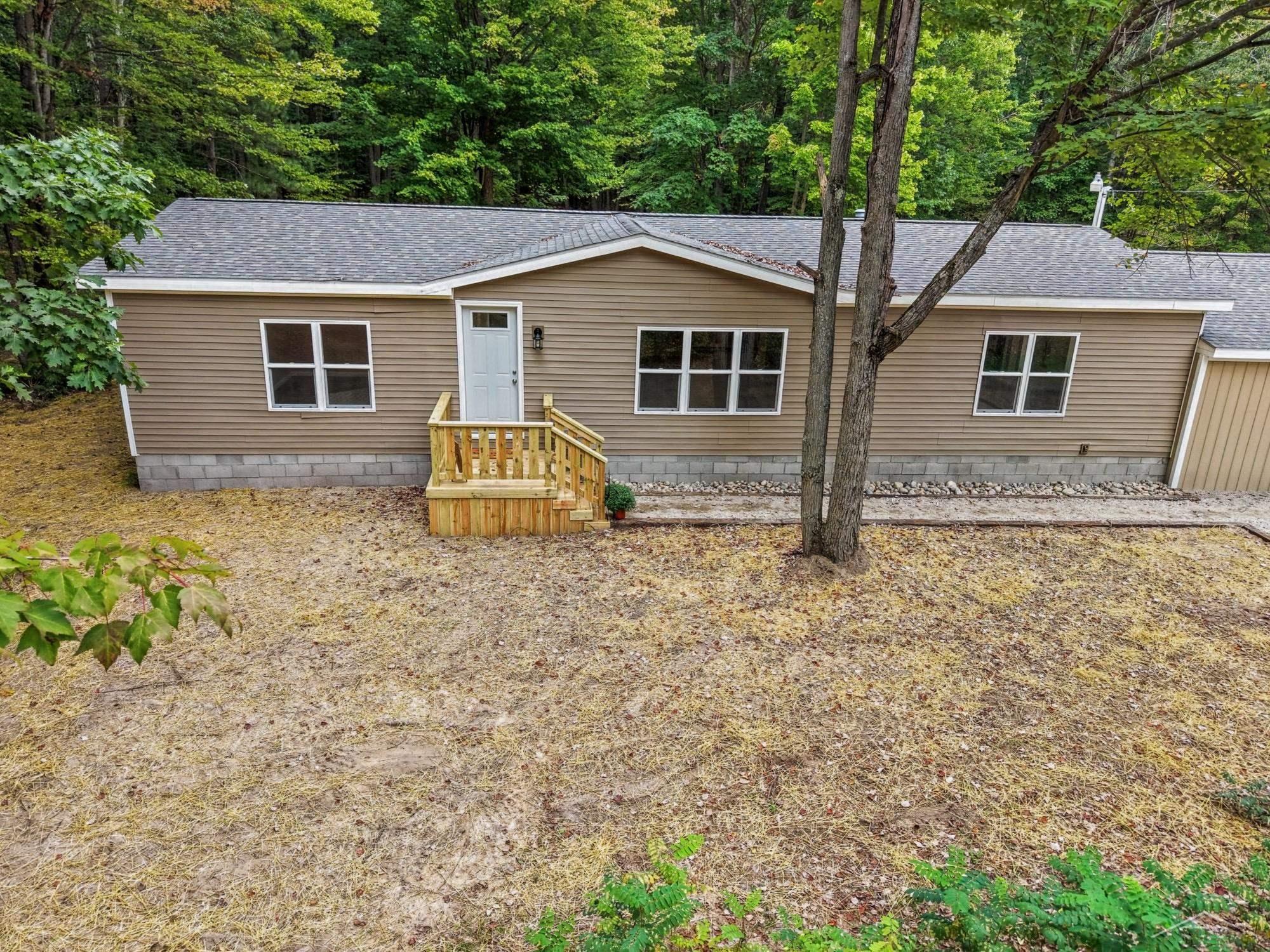 Photo 1 of Single family home for sale at 1469 E Brushaber Rd, Hope, MI 48628 | MLS# 61050222352 | Listing updated on 2026-09-25
