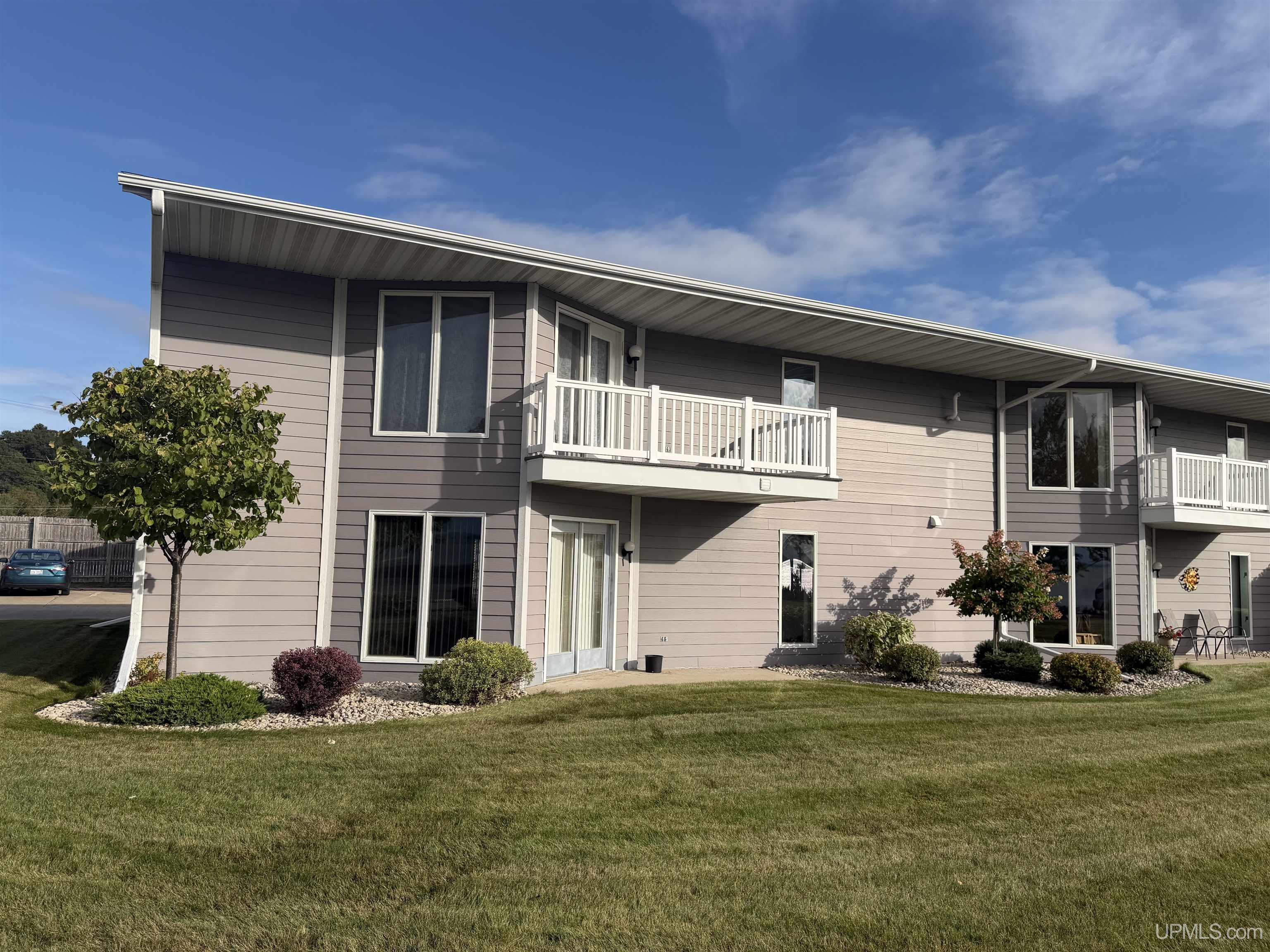 Photo 1 of Condo for sale at 2000 Lake Shore Dr #O, Gladstone, MI 49837 | MLS# 50222353 | Listing updated on 2026-09-19