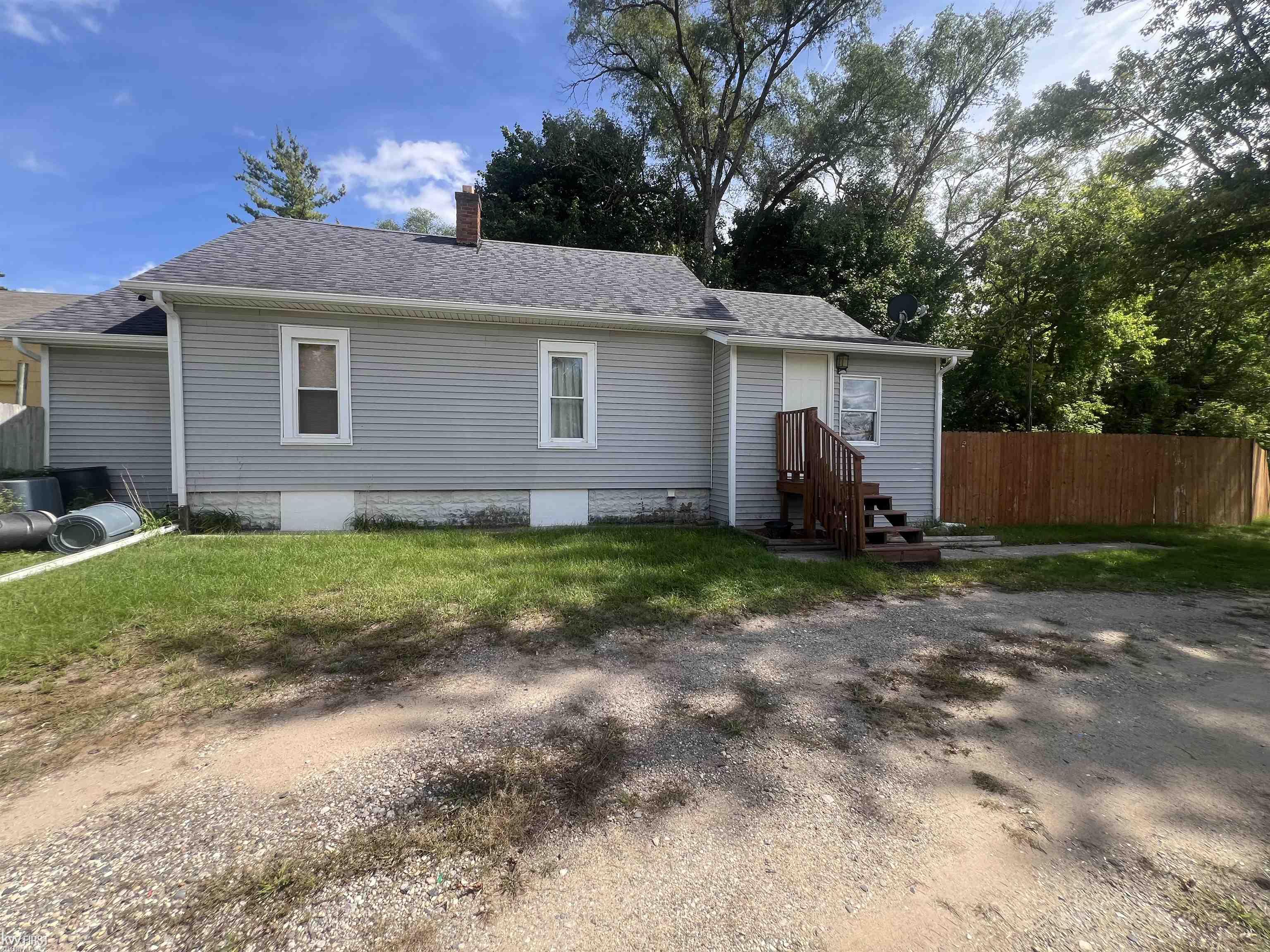 Photo 1 of Single family home for sale at 2222 Francisco St, Flushing, MI 48433 | MLS# 5050222354 | Listing updated on 2026-09-27