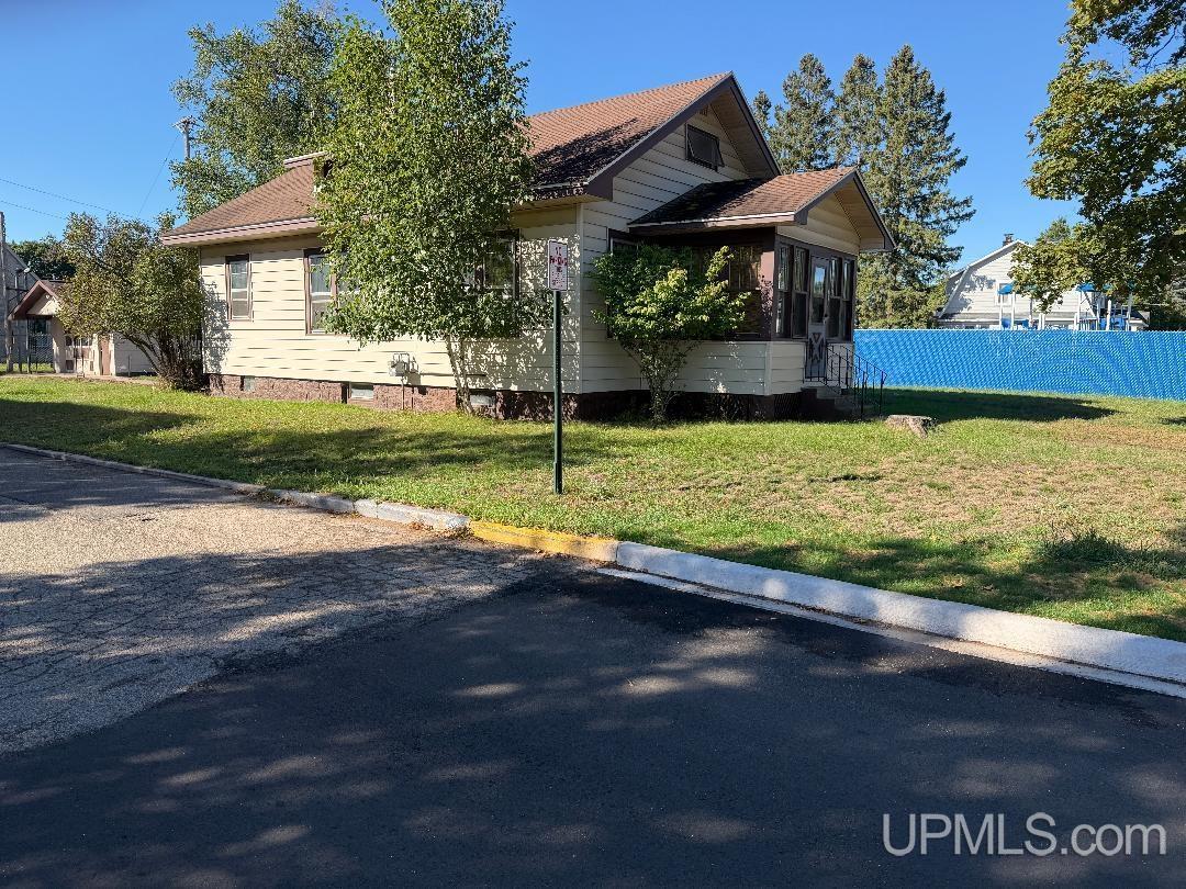 Photo 1 of Single family home for sale at 401 W A St, Iron Mountain, MI 49801 | MLS# 50222359 | Listing updated on 2026-09-19