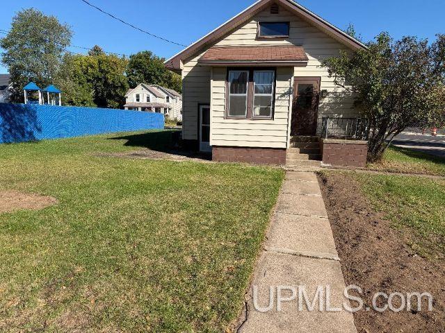Photo 2 of Single family home for sale at 401 W A St, Iron Mountain, MI 49801 | MLS# 50222359 | Listing updated on 2026-09-19