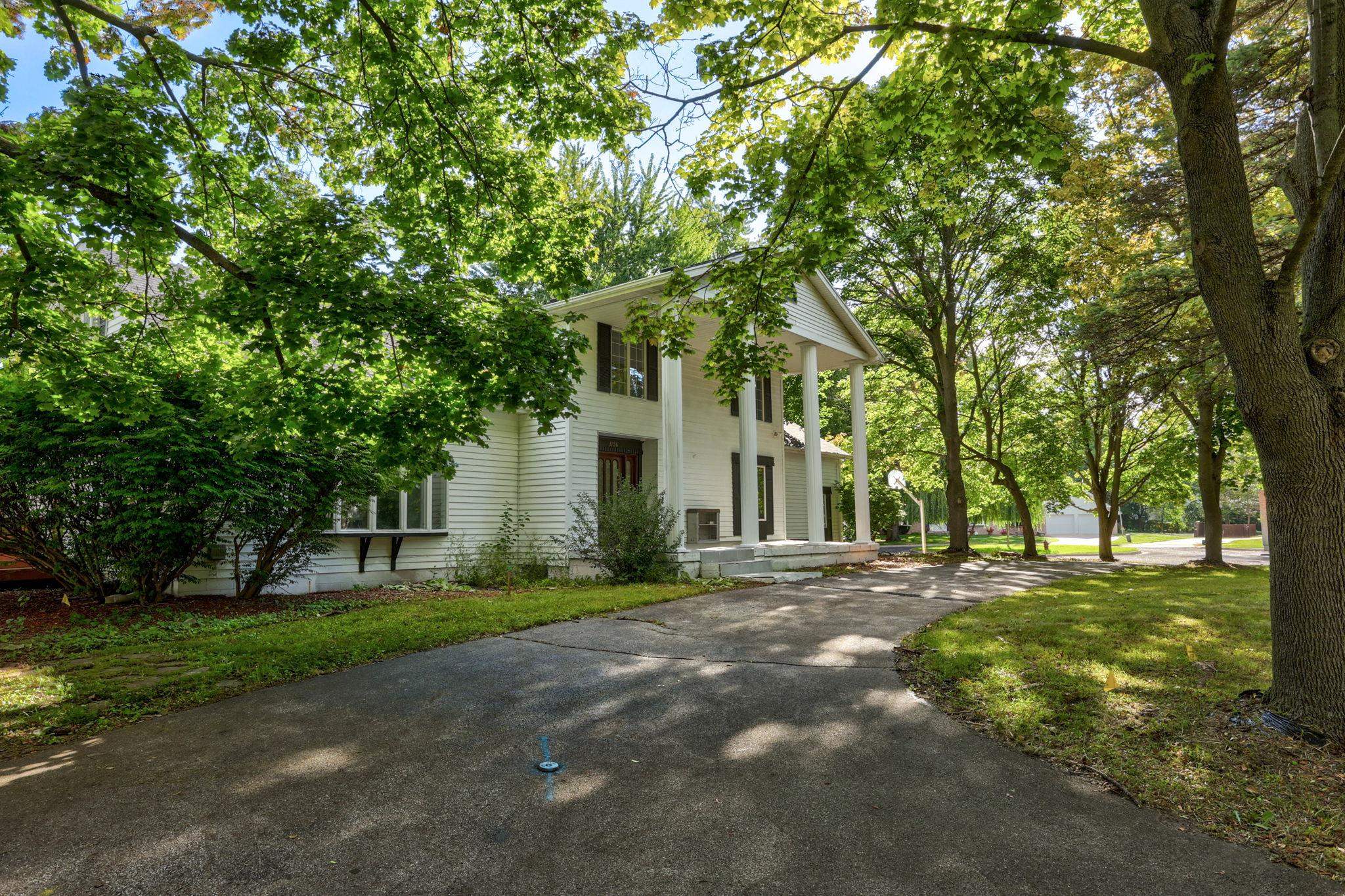 Photo 3 of Single family home for sale at 3298 Foss Dr, Saginaw, MI 48603 | MLS# 60050222368 | Listing updated on 2026-09-20