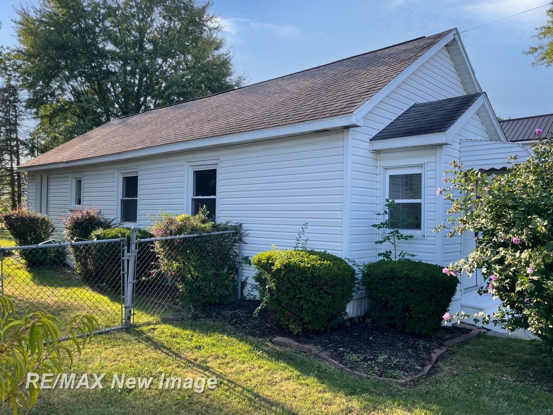Photo 2 of Single family home for sale at 131 S Melze St, Merrill, MI 48637 | MLS# 61050222369 | Listing updated on 2026-09-20