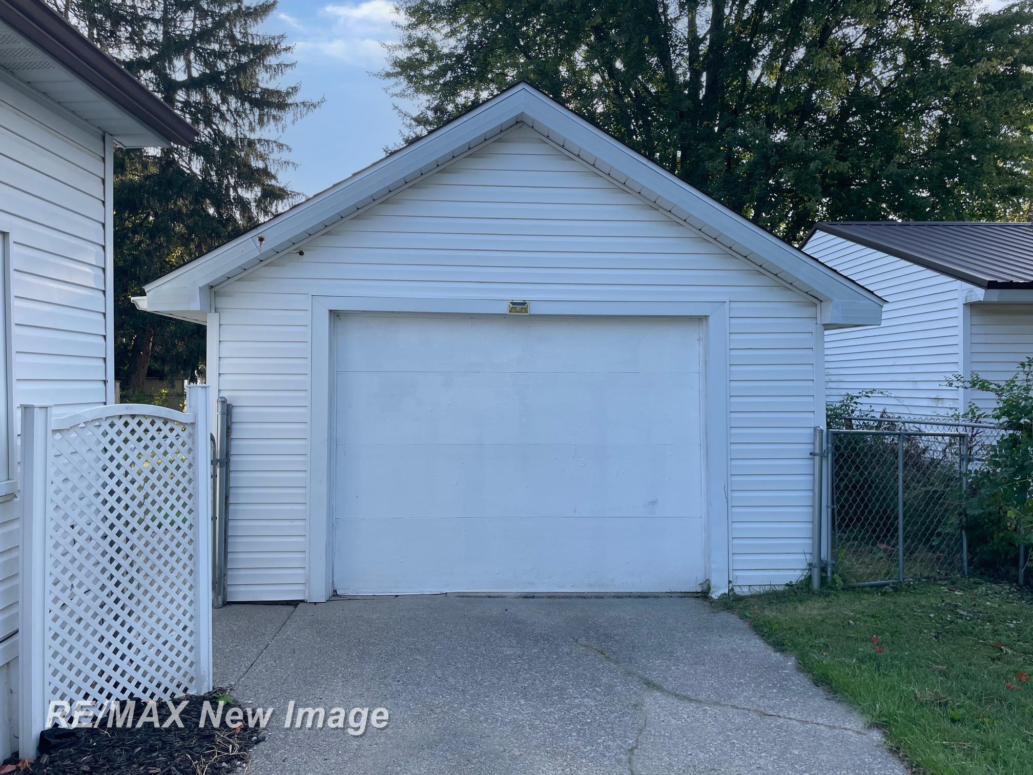 Photo 4 of Single family home for sale at 131 S Melze St, Merrill, MI 48637 | MLS# 61050222369 | Listing updated on 2026-09-20