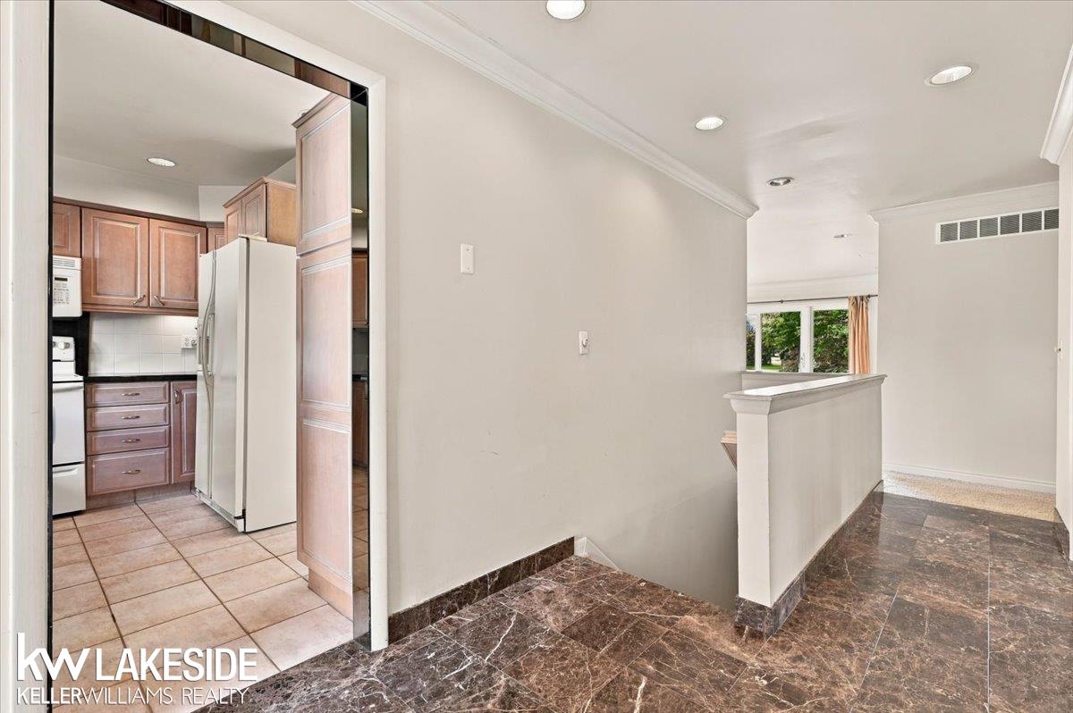 Photo 3 of Condo for sale at 45491 Meadows Sq, Macomb, MI 48044 | MLS# 58050222376 | Listing updated on 2026-10-05