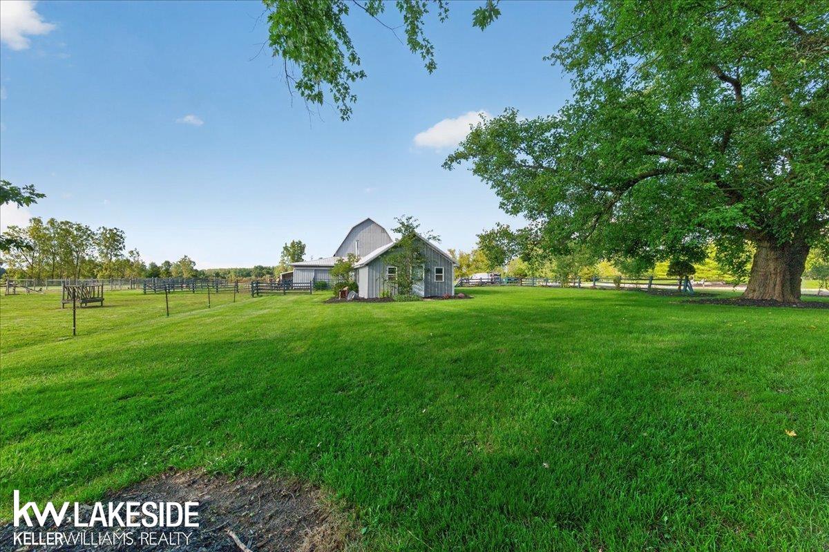 8695 Petz Road photo 11