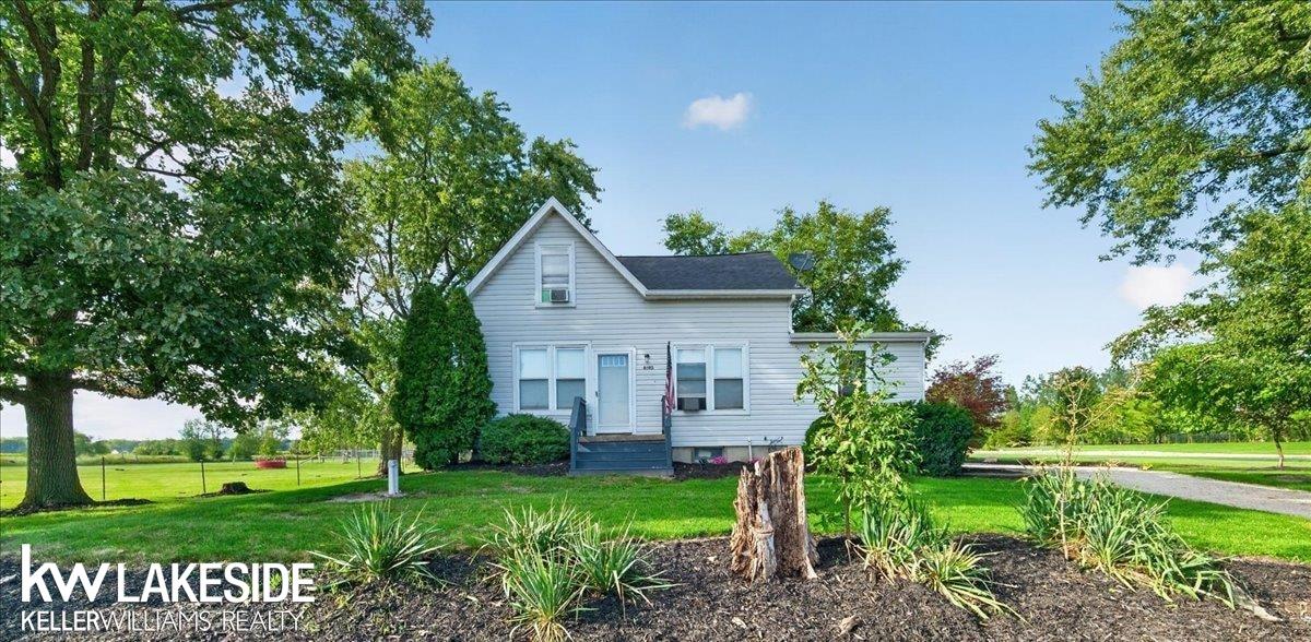 8695 Petz Road photo 4