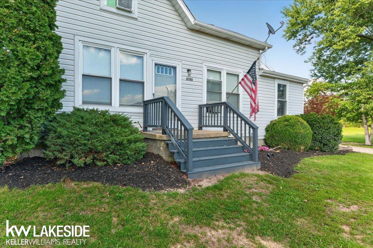 8695 Petz Road photo 7