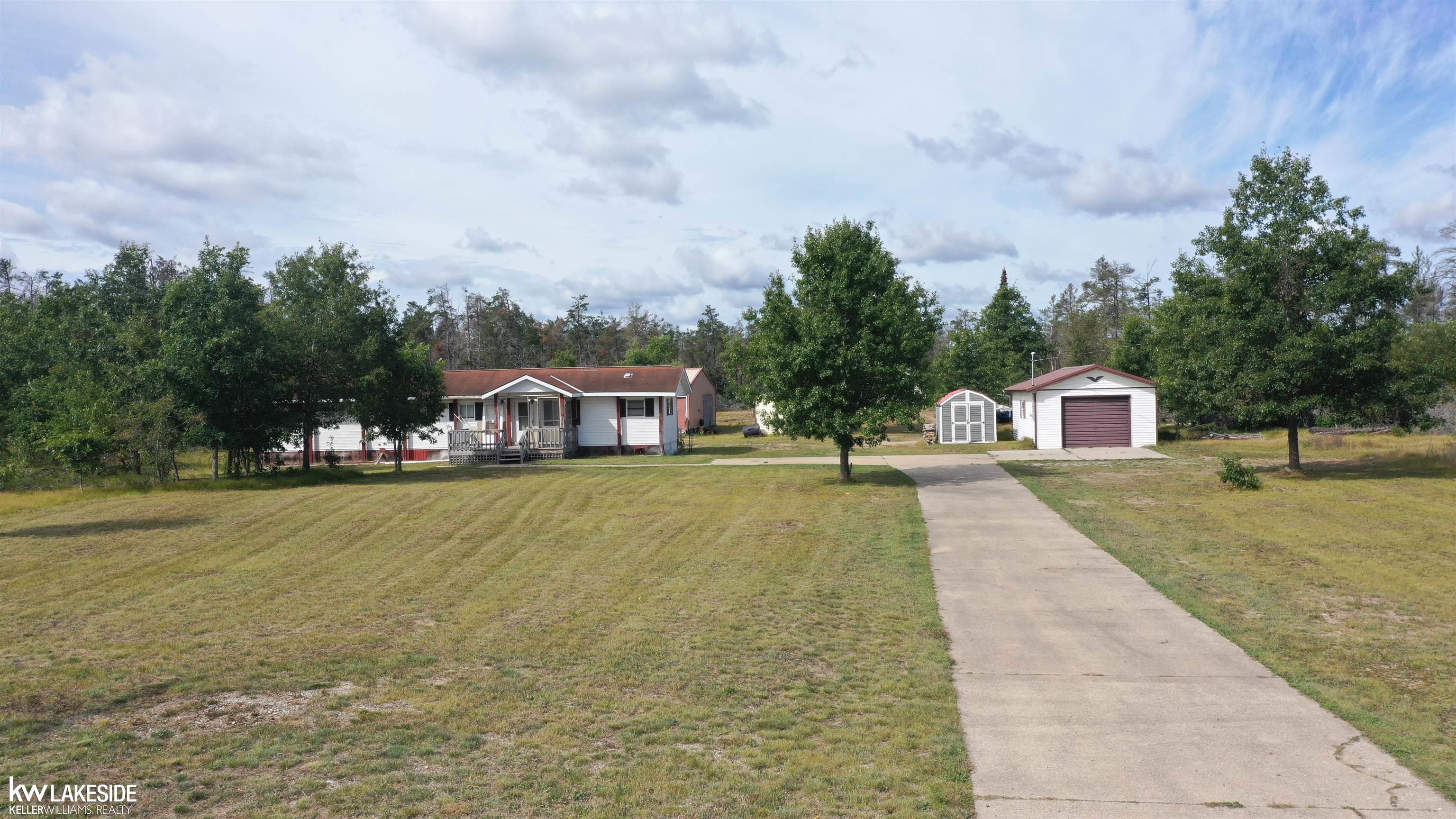 Photo 2 of Single family home for sale at 586 S Headquarters Rd, Grayling, MI 49738 | MLS# 58050222406 | Listing updated on 2026-10-02