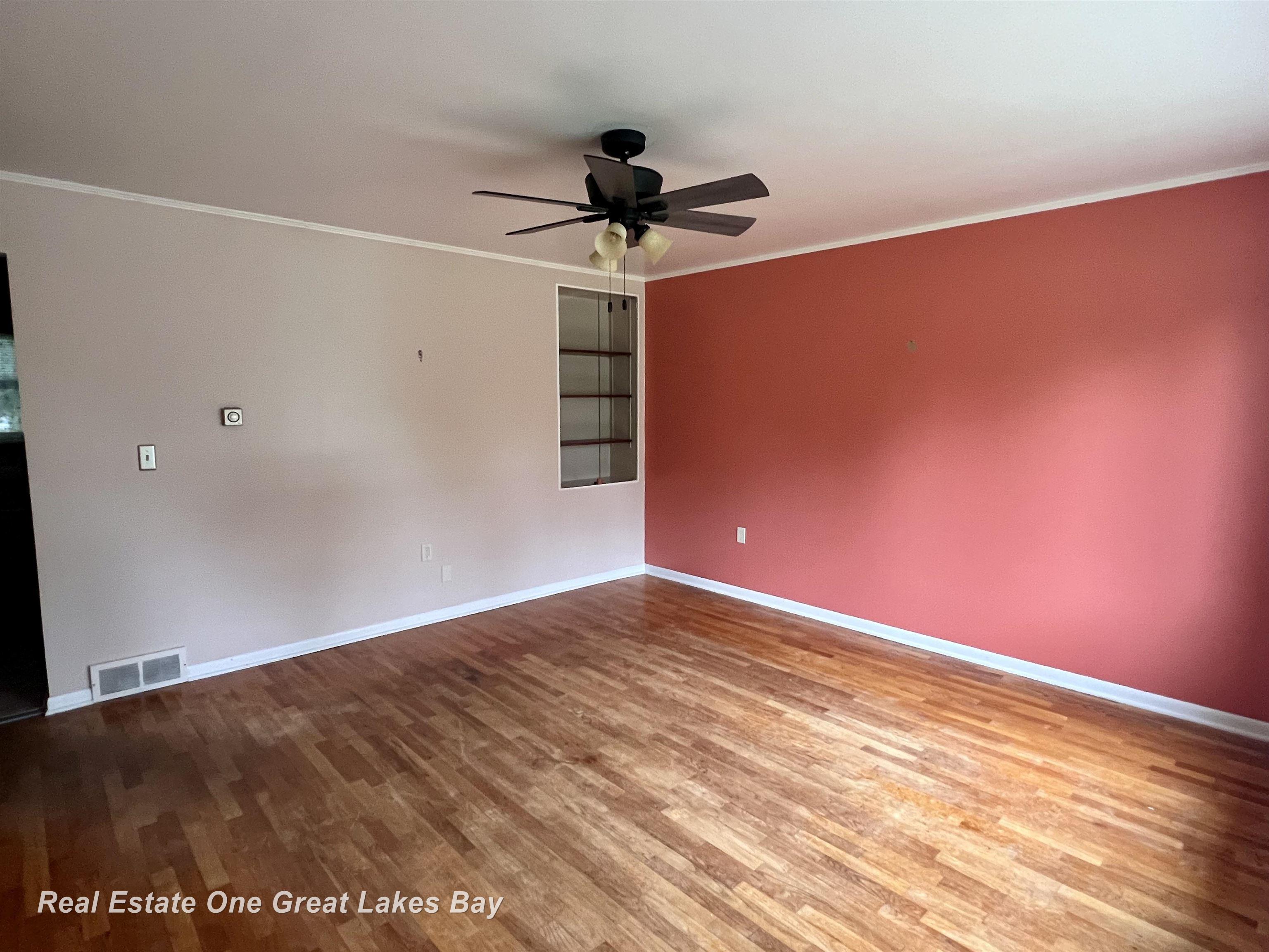 Photo 2 of Single family home for sale at 1309 Leo St, Saginaw, MI 48638 | MLS# 61050222407 | Listing updated on 2026-10-02