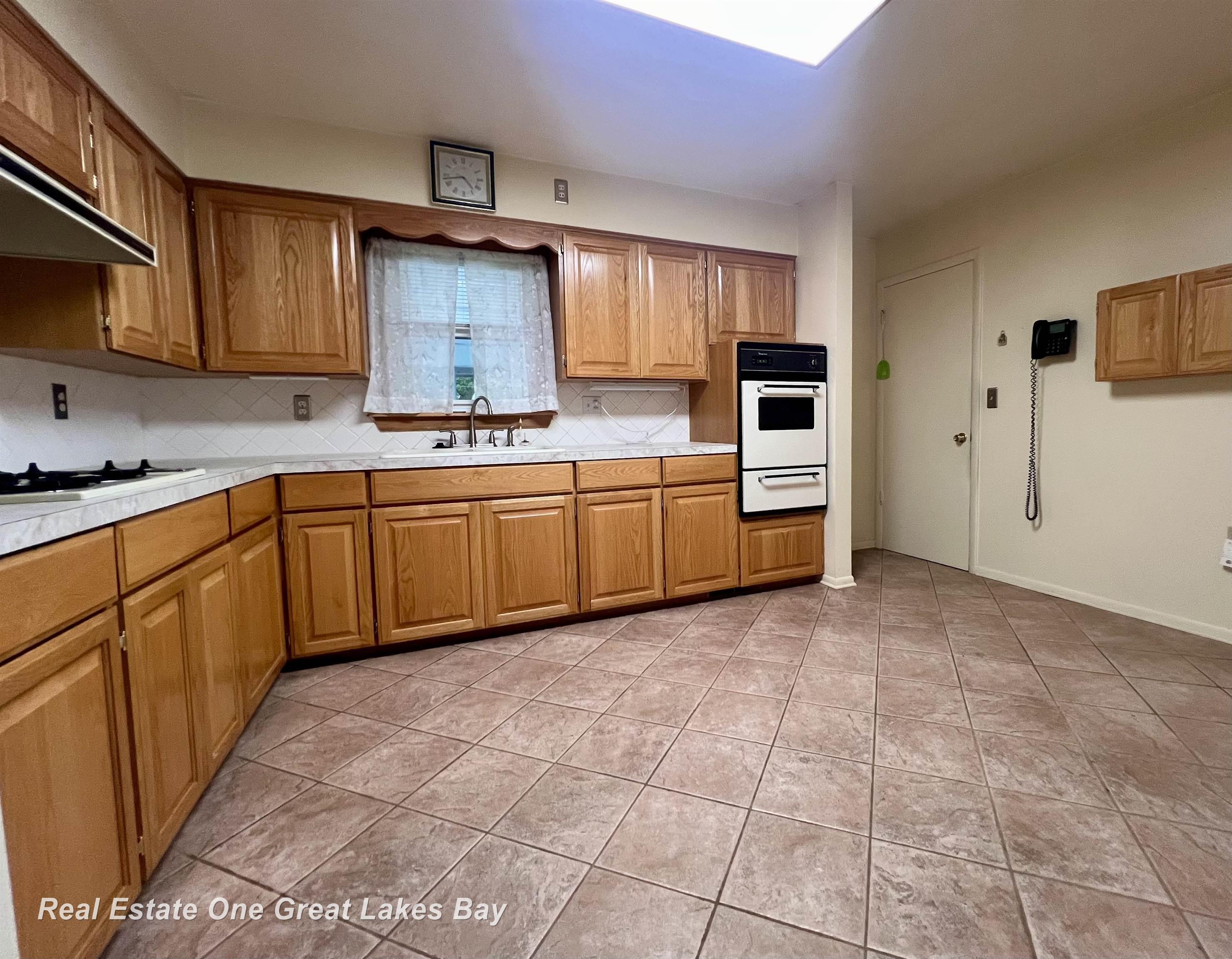 Photo 3 of Single family home for sale at 1309 Leo St, Saginaw, MI 48638 | MLS# 61050222407 | Listing updated on 2026-10-02