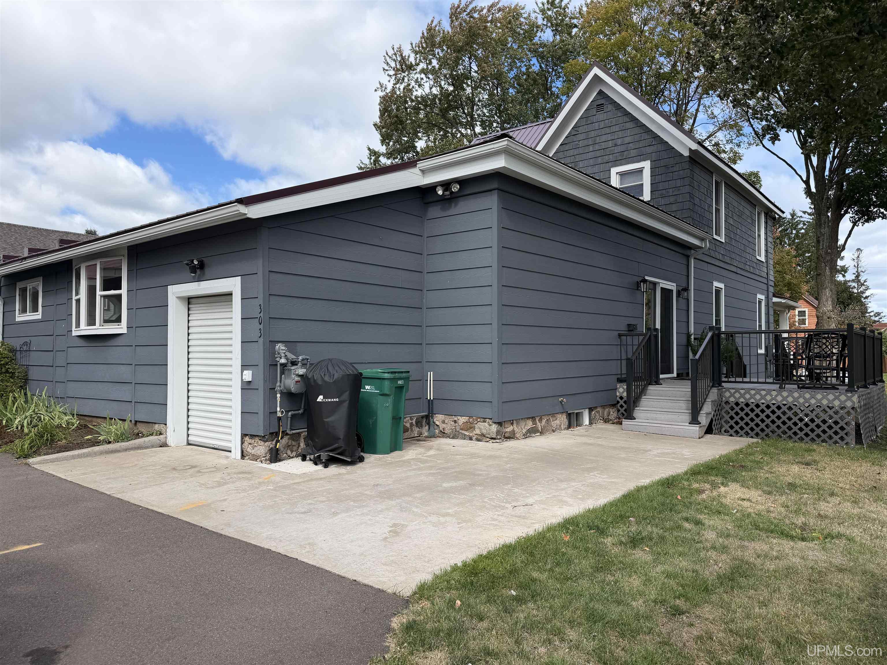 Photo 3 of Single family home for sale at 303 Maple St, Hurley, WI 54534 | MLS# 50222432 | Listing updated on 2026-09-21