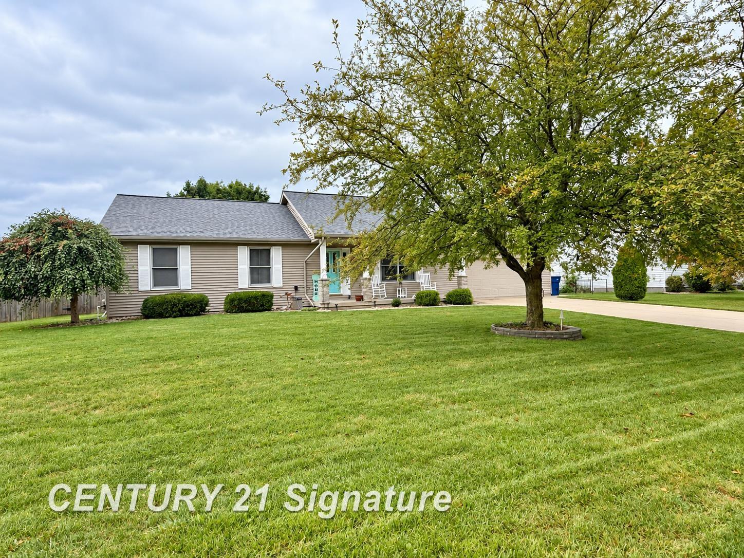 Photo 1 of Sale Pending at 4105 W Island Dr, Saginaw, MI 48603 | MLS# 61050222436 | Listing updated on 2026-09-29