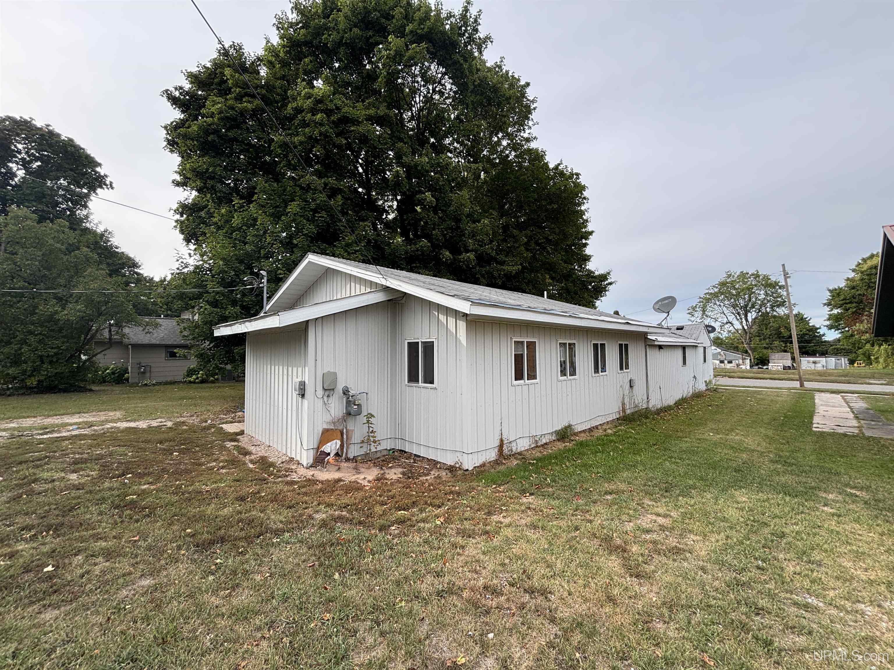 Photo 3 of Single family home for sale at 209 W John St, Newberry, MI 49868 | MLS# 50222449 | Listing updated on 2026-09-21