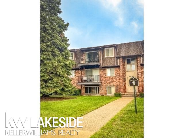 Condo for sale at 104 Riviera Dr, Saint Clair Shores, MI 48080 | MLS# 58050222451