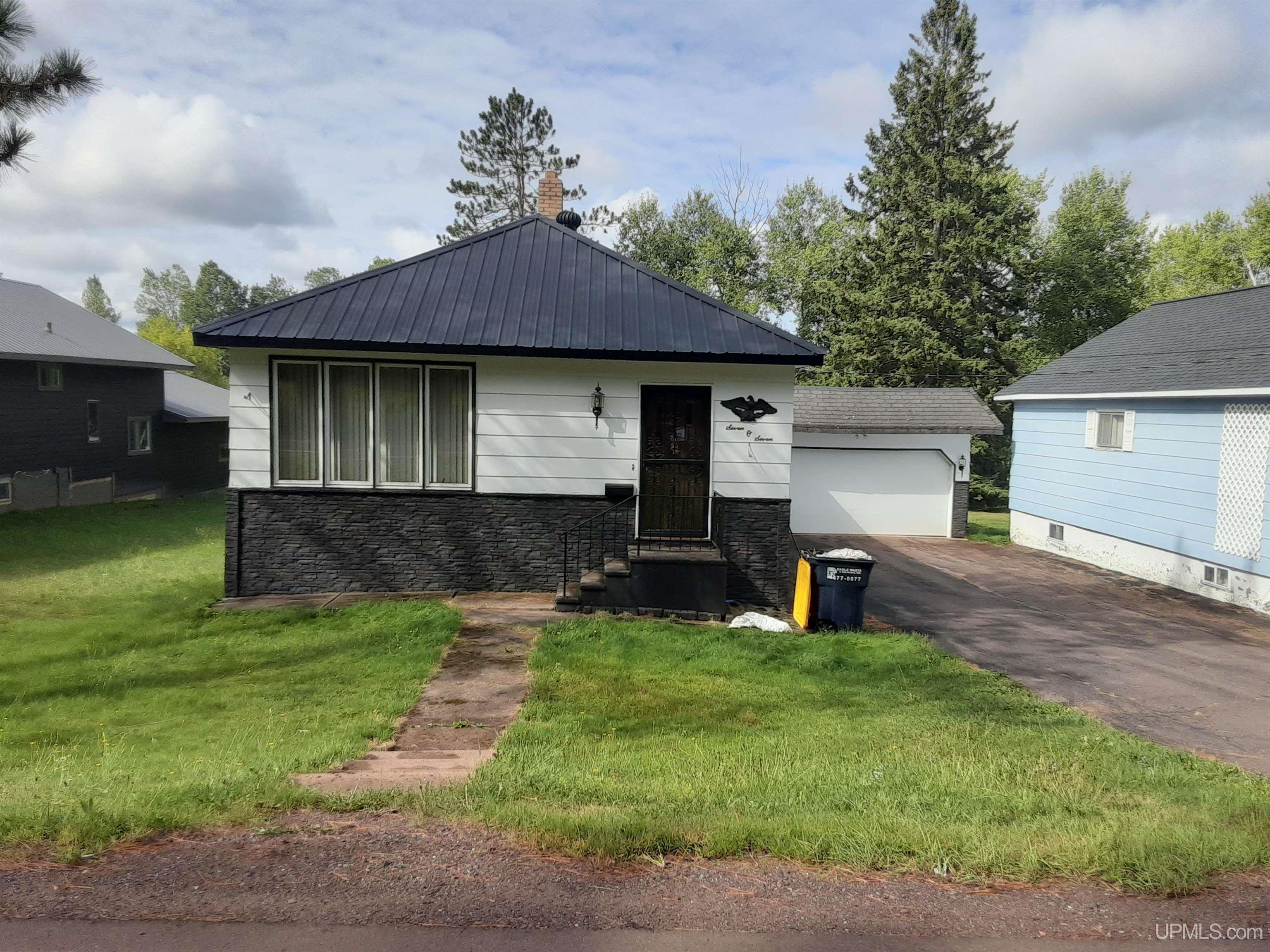Photo 1 of Single family home for sale at 707 Van Buskirk Rd, Ironwood, MI 49938 | MLS# 50222454 | Listing updated on 2026-09-21