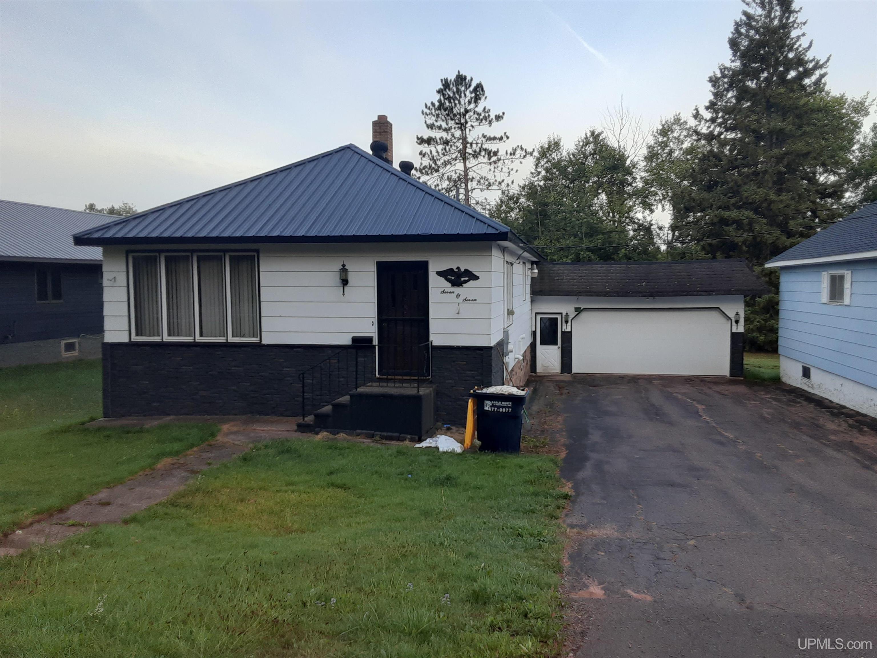 Photo 2 of Single family home for sale at 707 Van Buskirk Rd, Ironwood, MI 49938 | MLS# 50222454 | Listing updated on 2026-09-21