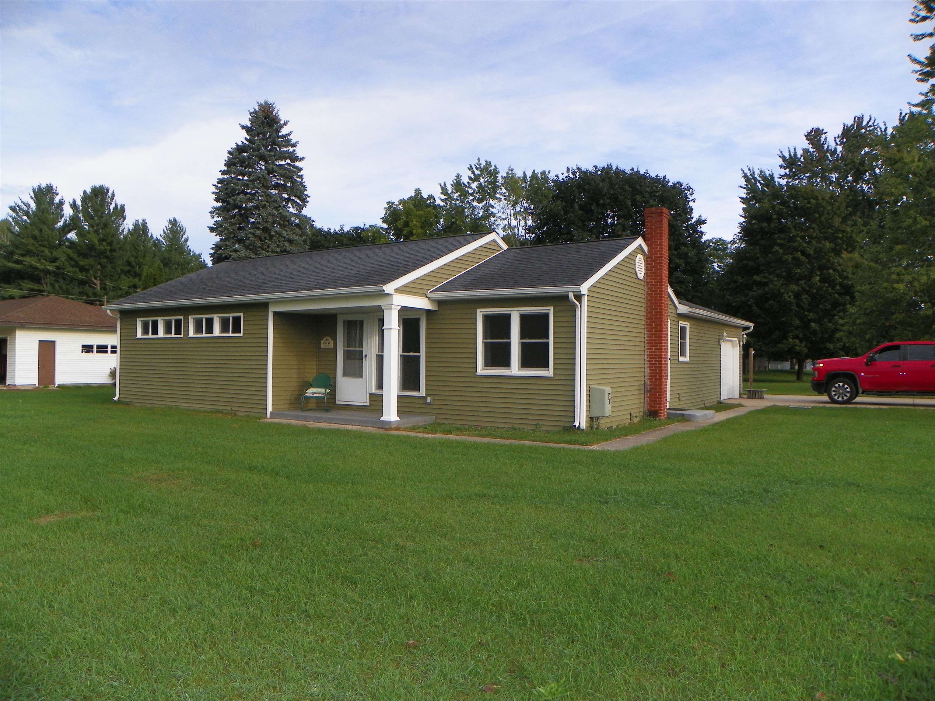 Photo 1 of Single family home for sale at 800 W 3rd Street, Gladwin, MI 48624 | MLS# 50222455 | Listing updated on 2026-09-21
