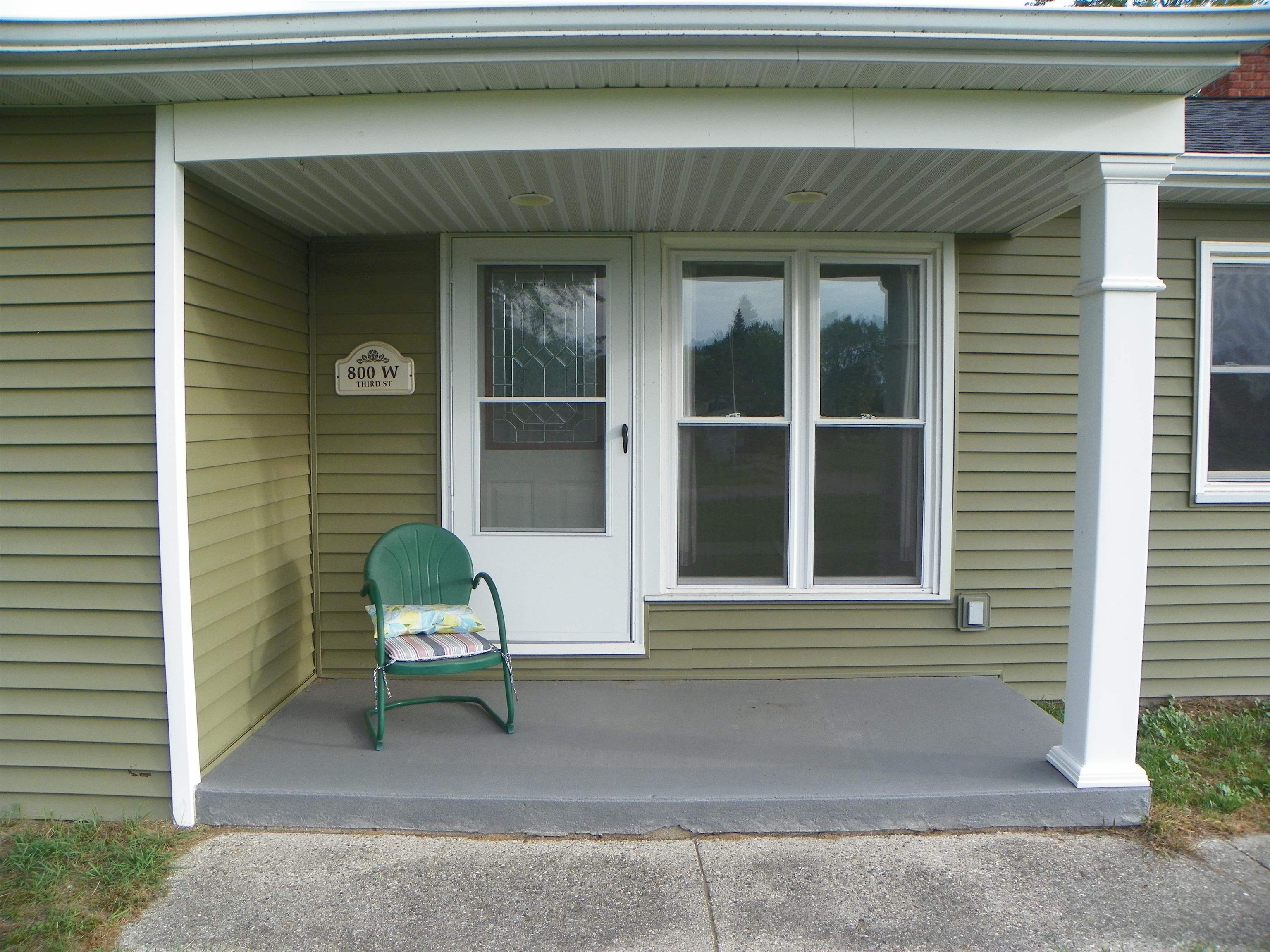 Photo 3 of Single family home for sale at 800 W 3rd Street, Gladwin, MI 48624 | MLS# 50222455 | Listing updated on 2026-09-21