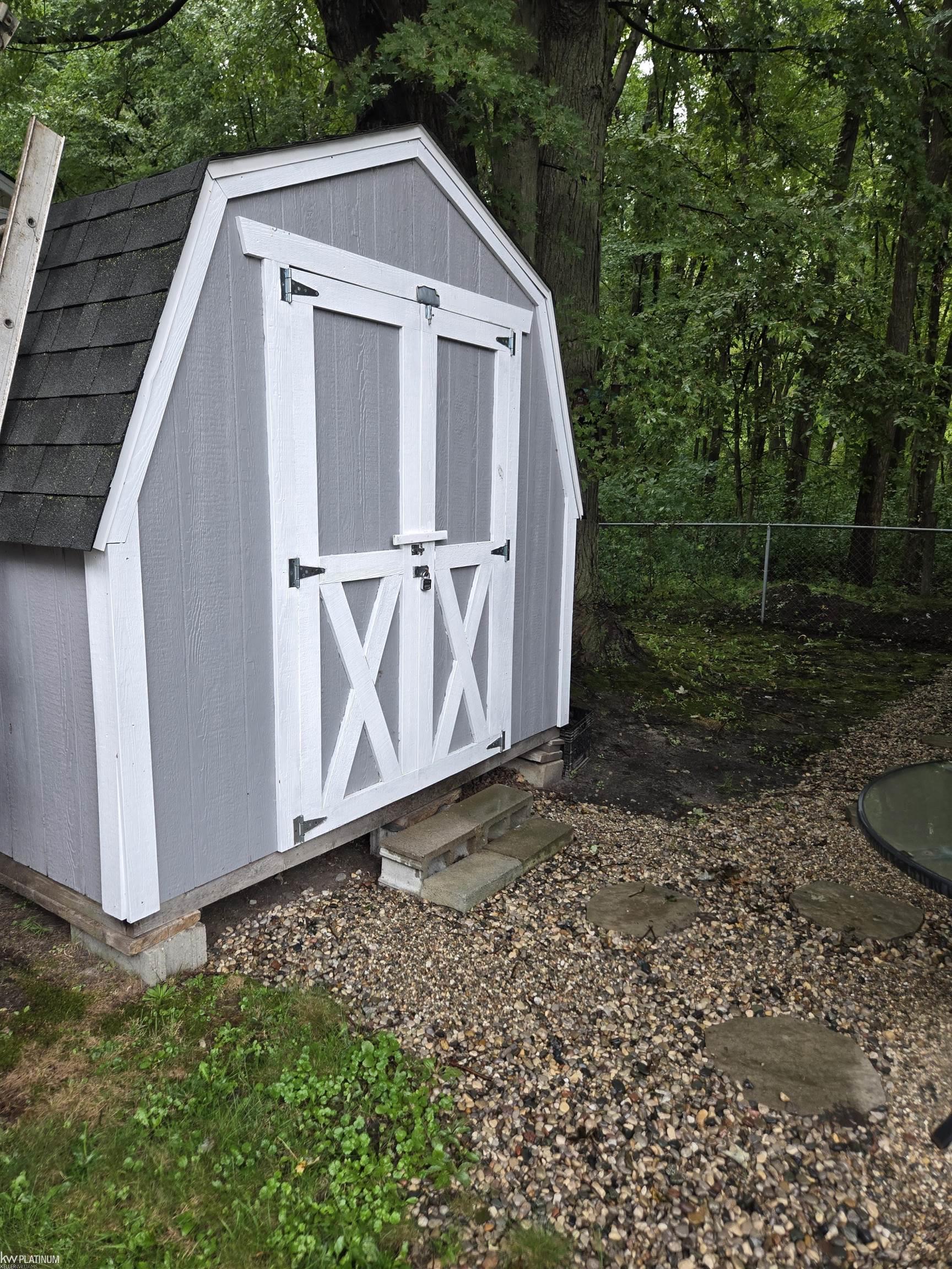 Photo 4 of Single family home for sale at 9407 Lakepointe Blvd, Clay, MI 48001 | MLS# 58050222484 | Listing updated on 2026-09-30